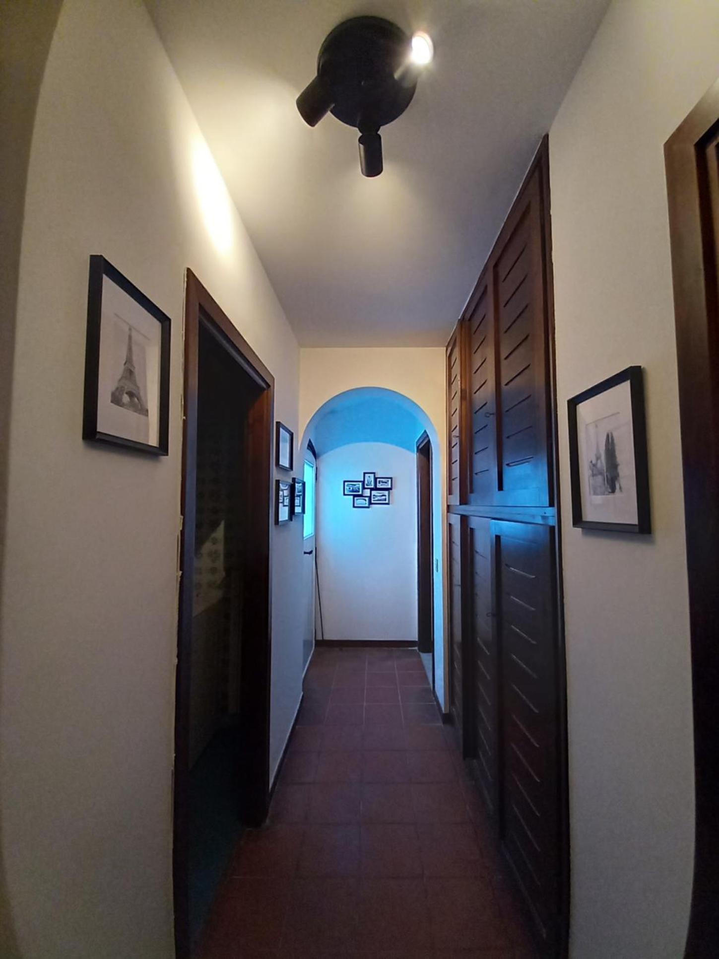 Villa - Photo 1