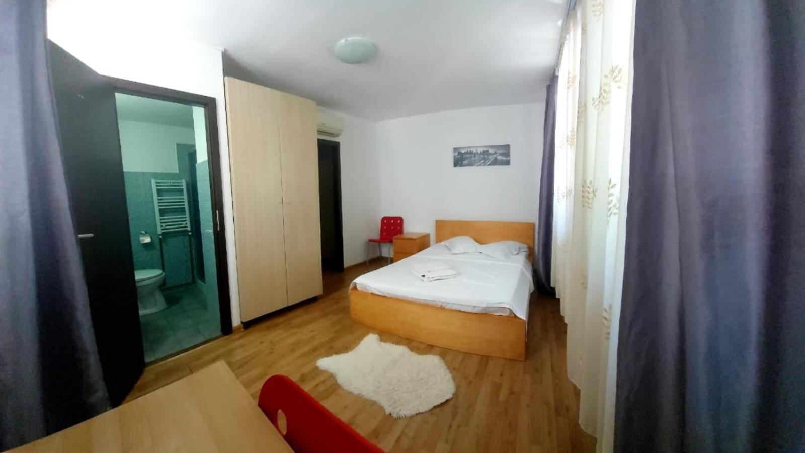 Deluxe Double Room - Photo 8