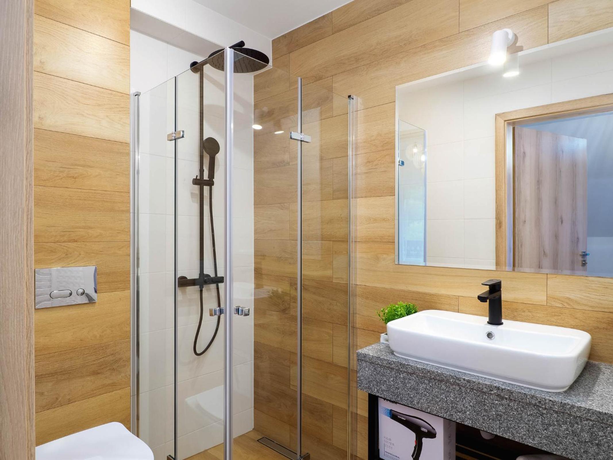 Family Room with Shower photo 3