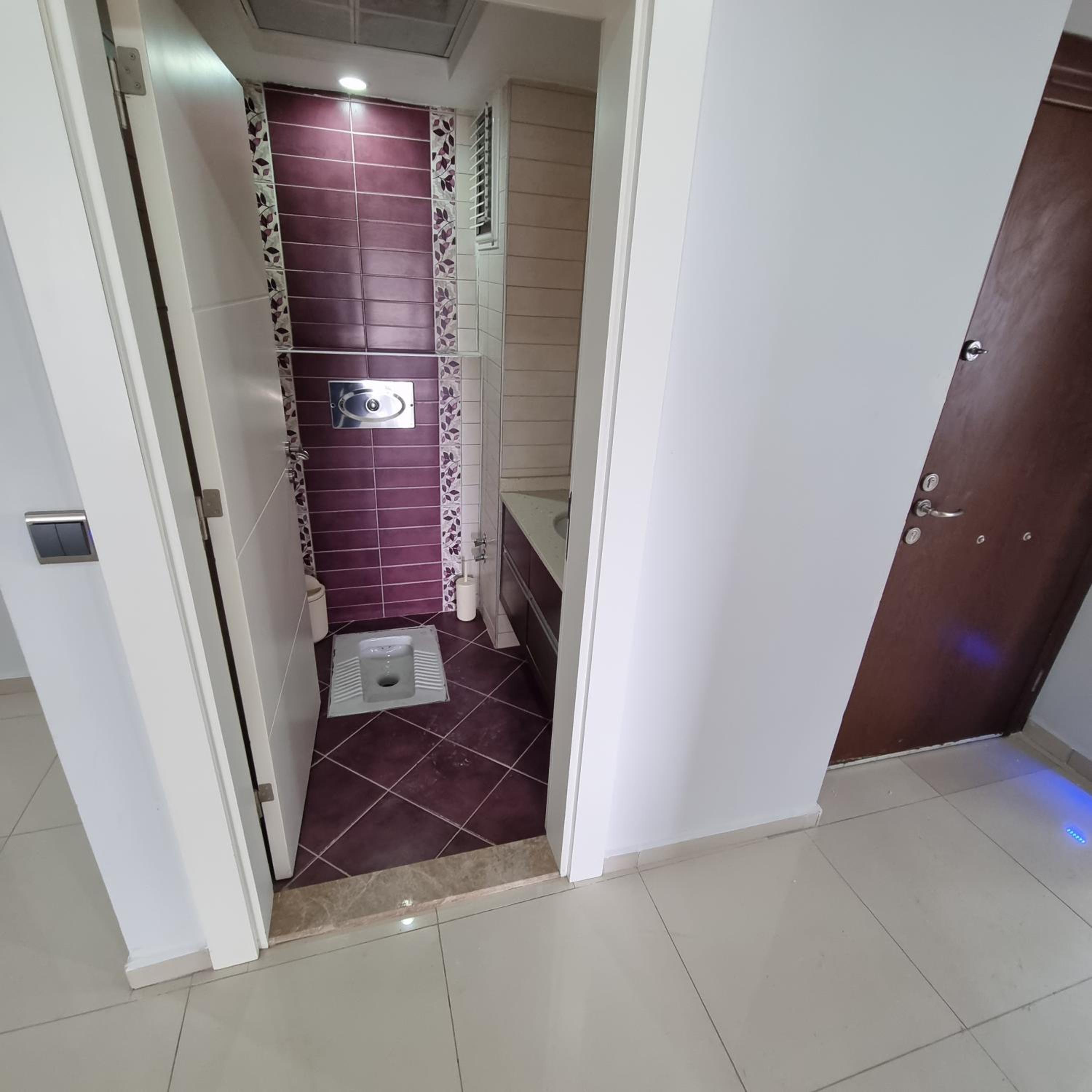 Luxury Suite with Balcony thumbnail 5