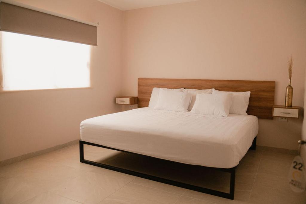 Deluxe Queen Room - Photo 1