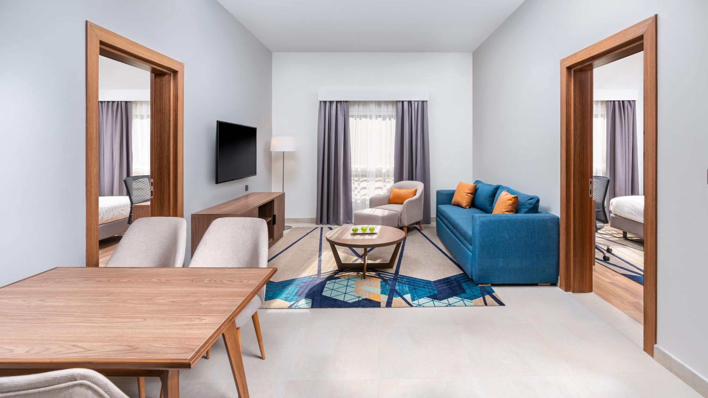 One-Bedroom King Suite with Garden View