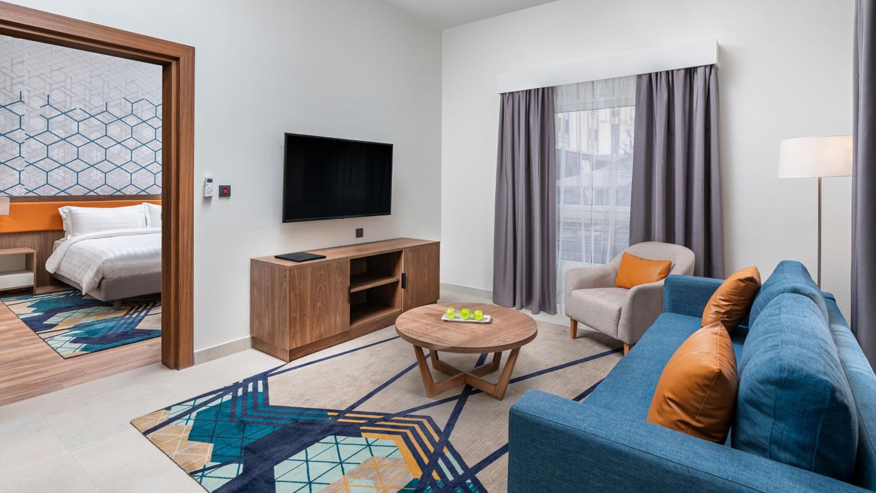 One-Bedroom King Suite with Garden View