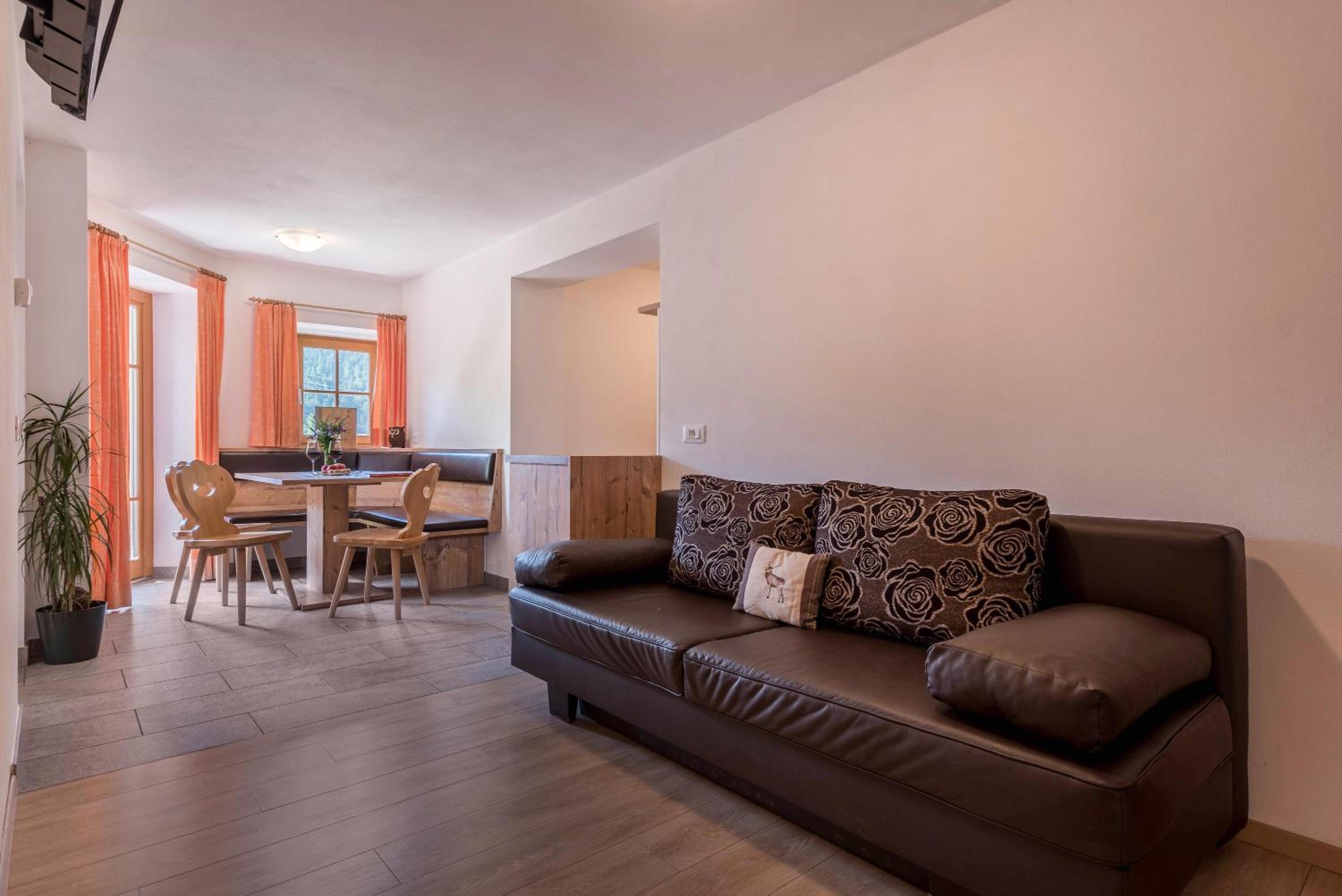 Two-Bedroom Deluxe Apartment with Garden View