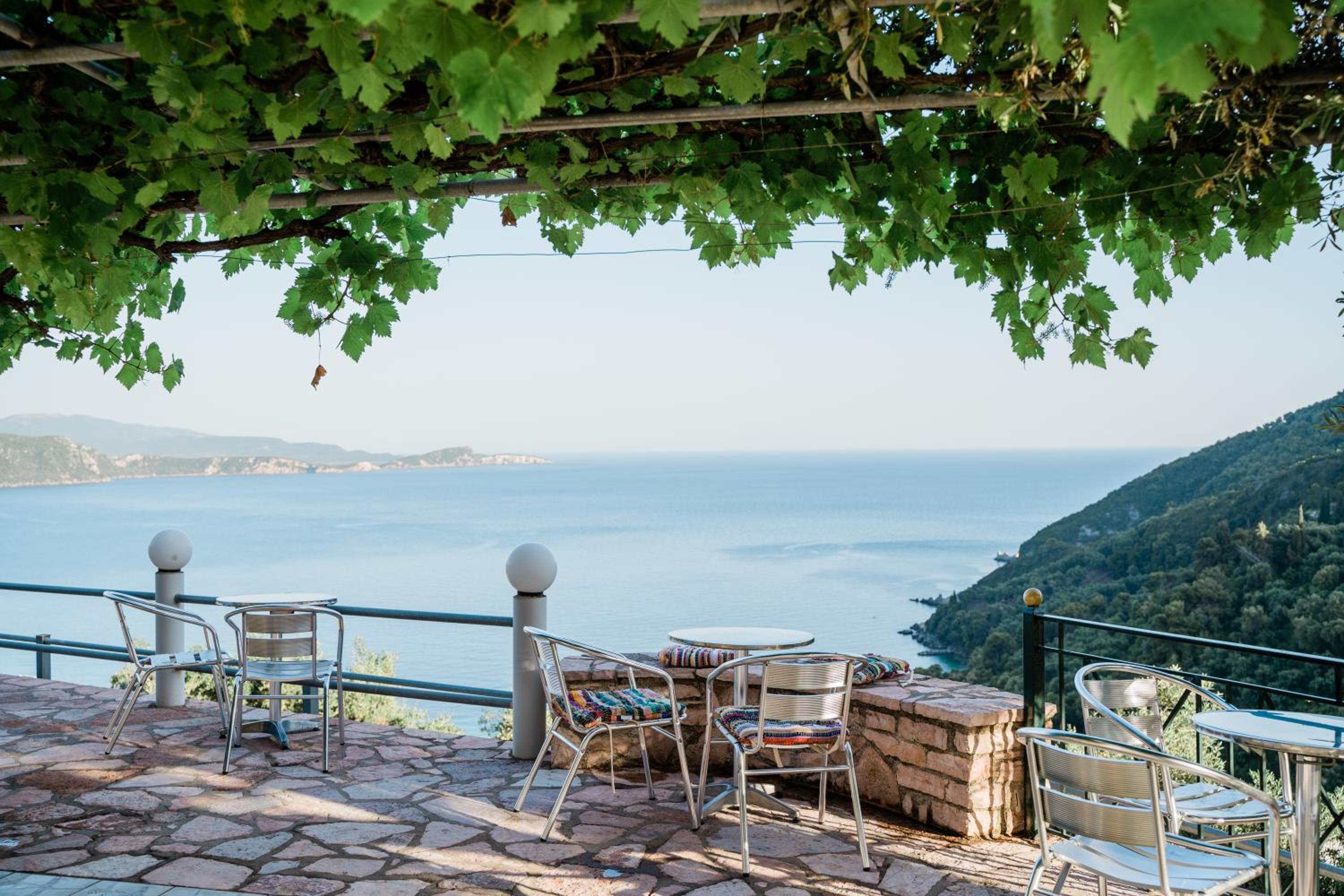 Apartment with Sea View - Photo 5