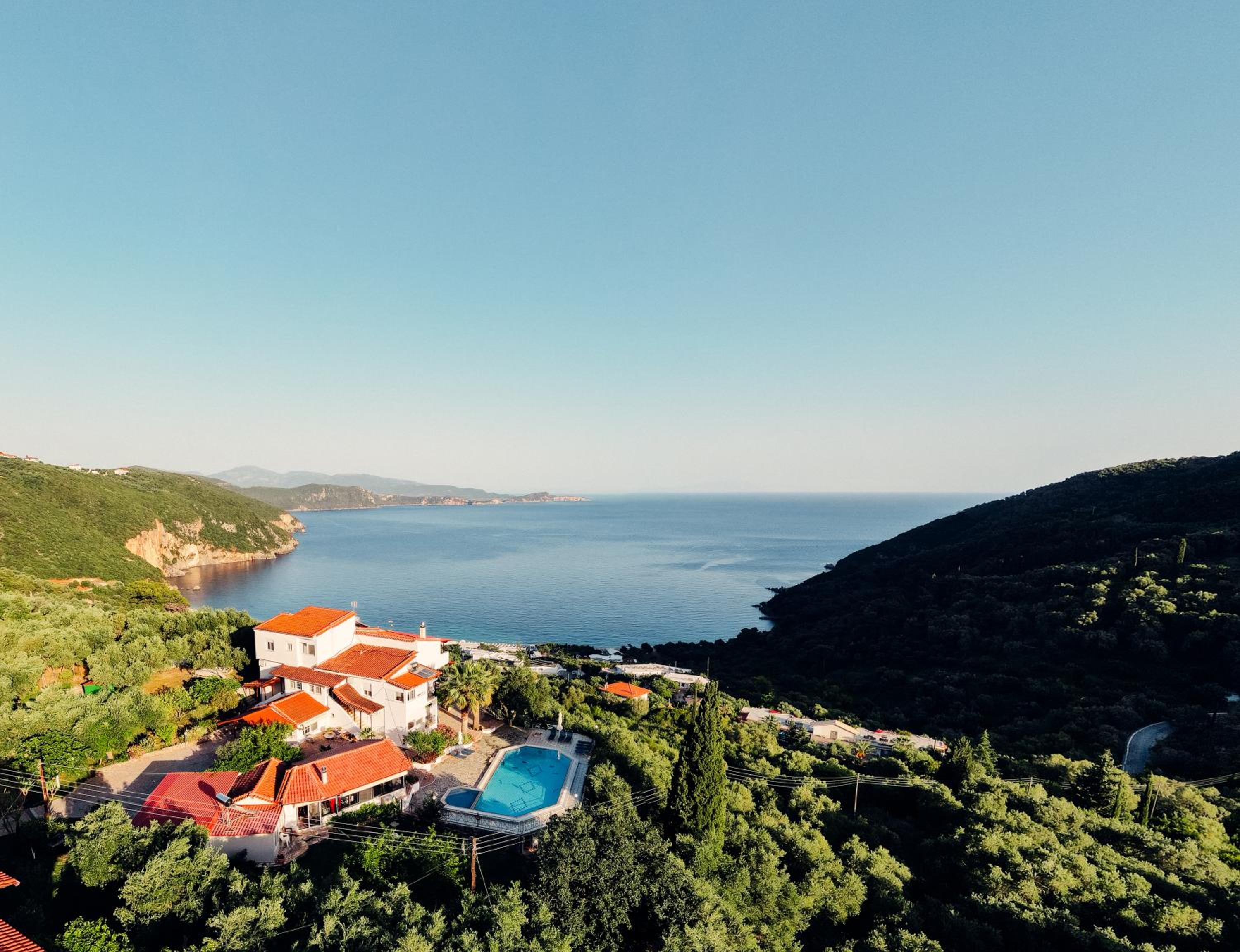 Apartment with Sea View - Photo 9