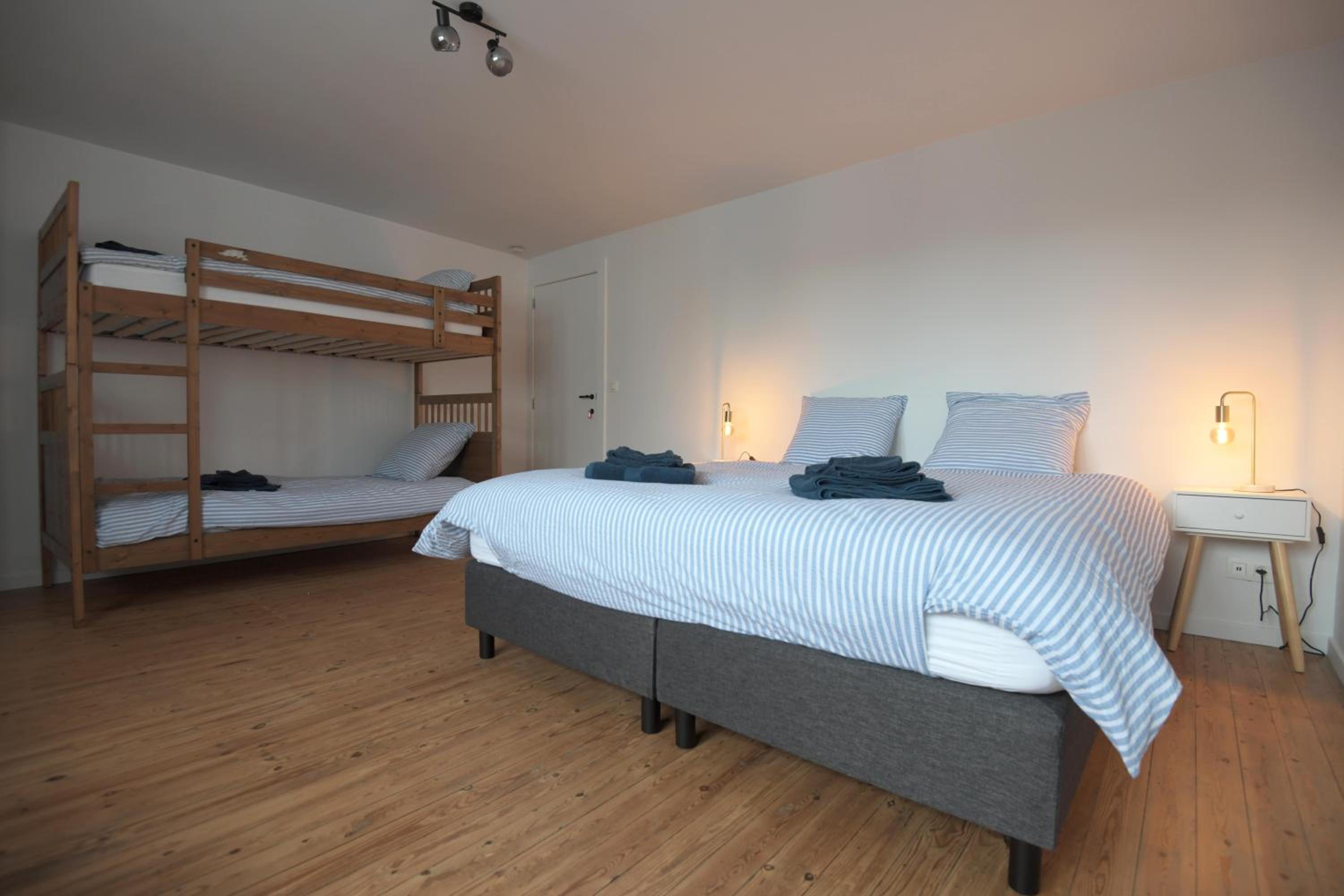 Four-Bedroom House photo 1