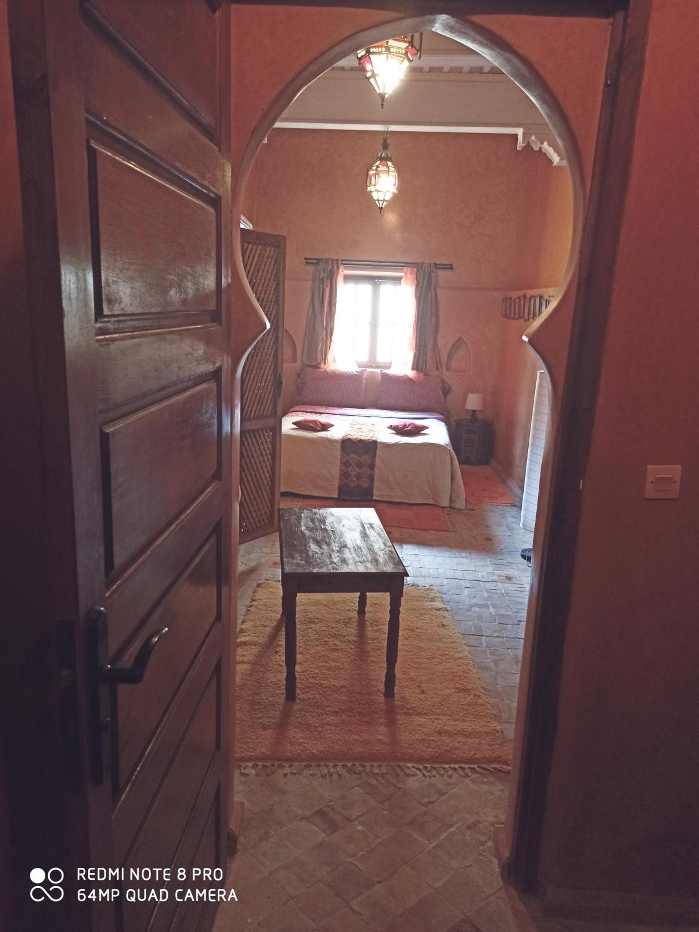 Double Room with Private Bathroom - Photo 11