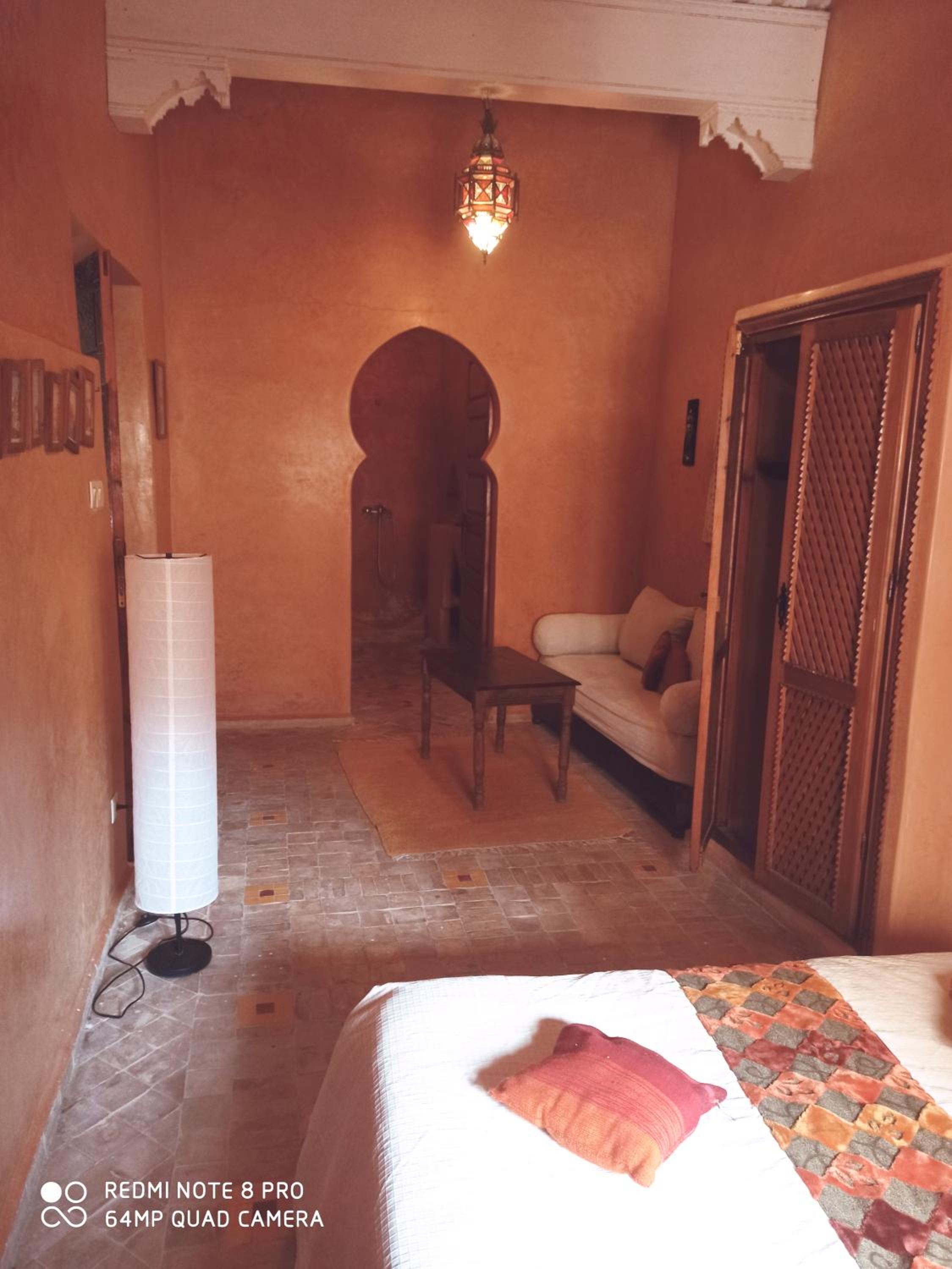 Double Room with Private Bathroom - Photo 13