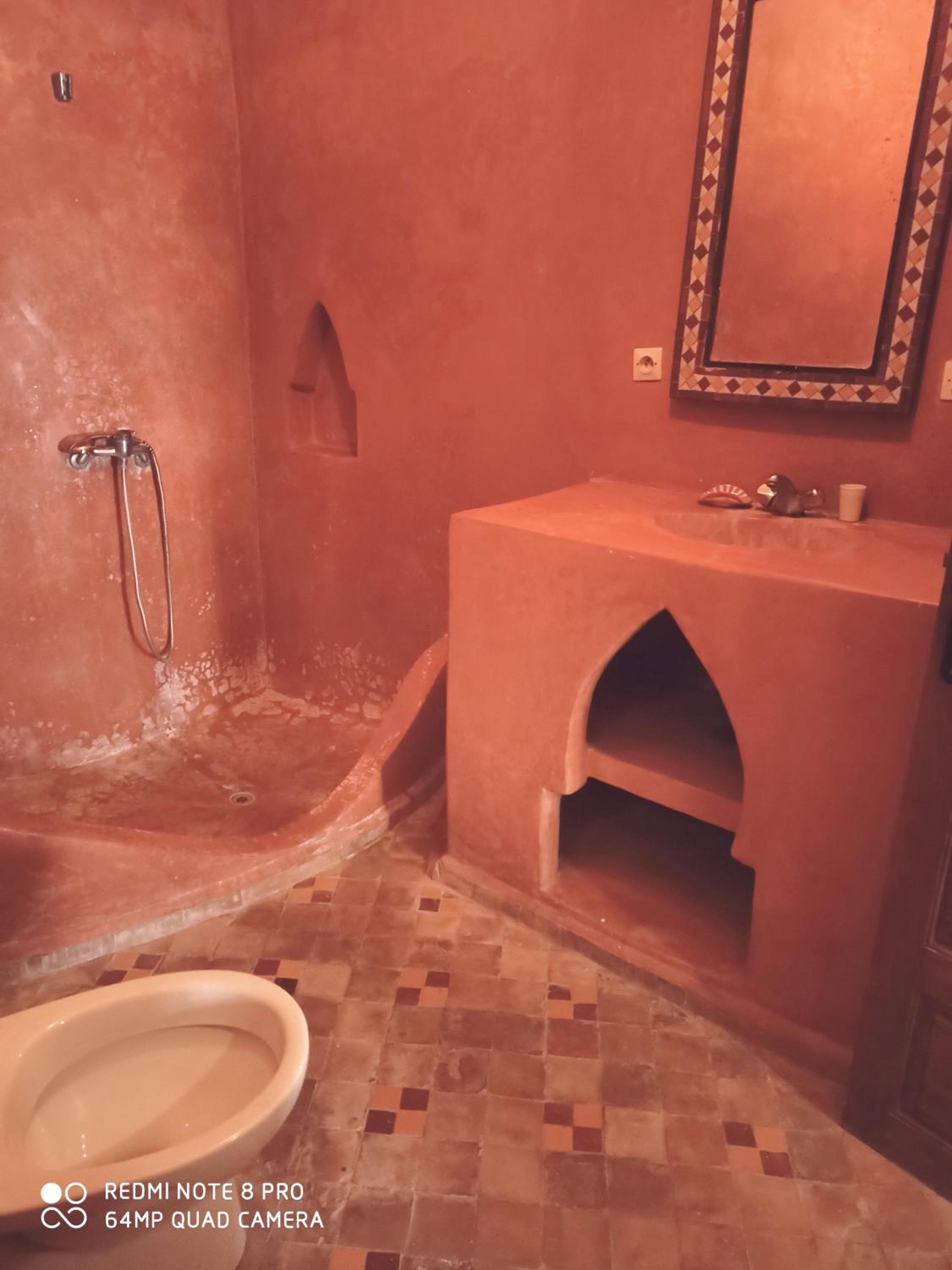 Double Room with Private Bathroom - Photo 12