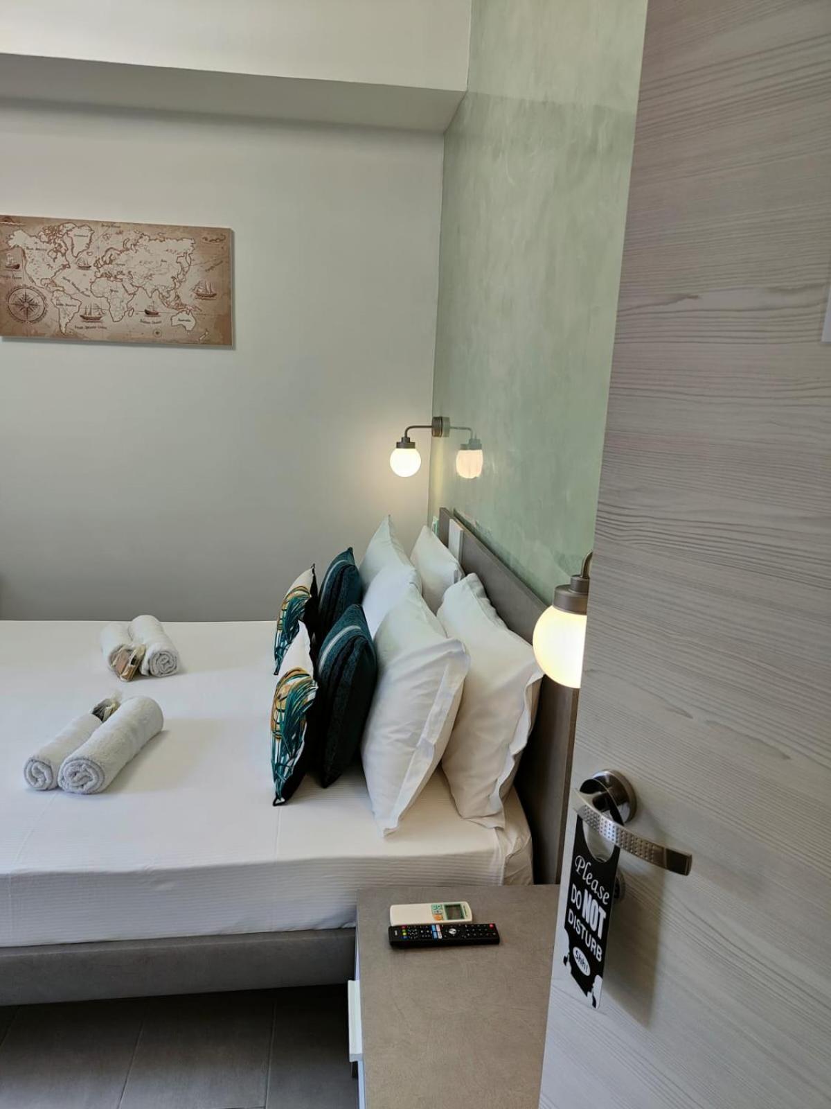 Deluxe King Room photo 2