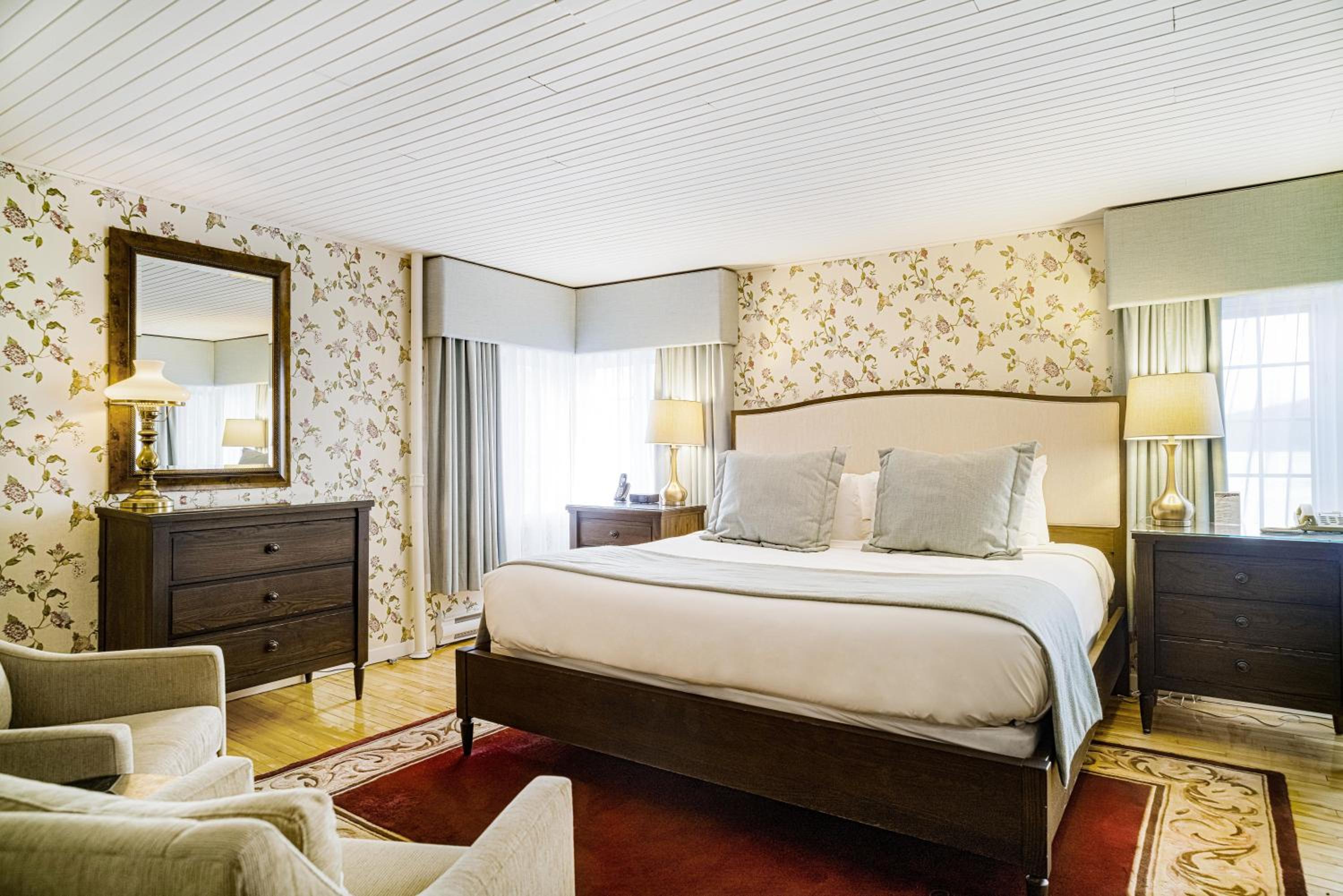 Classic Room with Lake View
