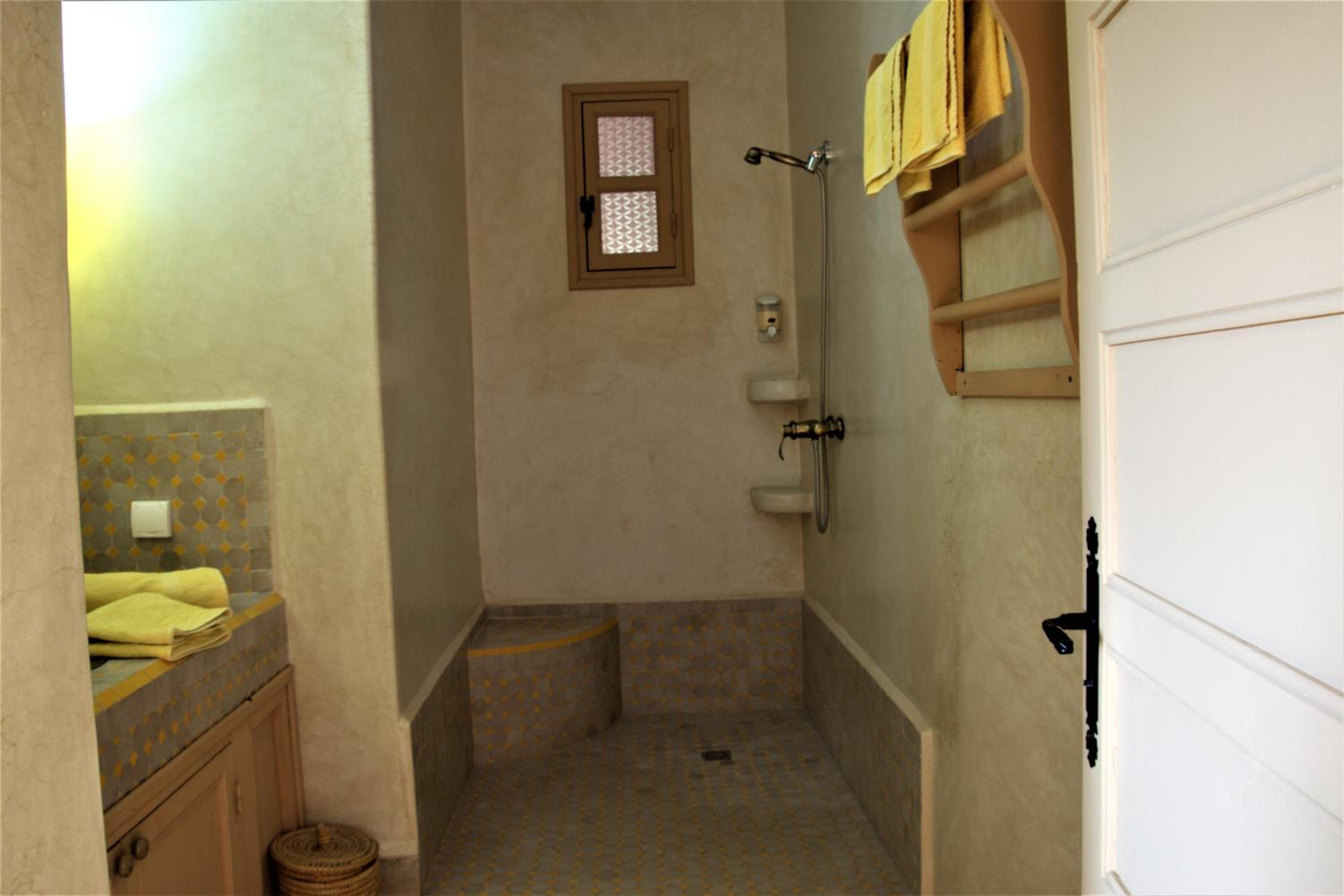 Twin Room with Pool View photo 2