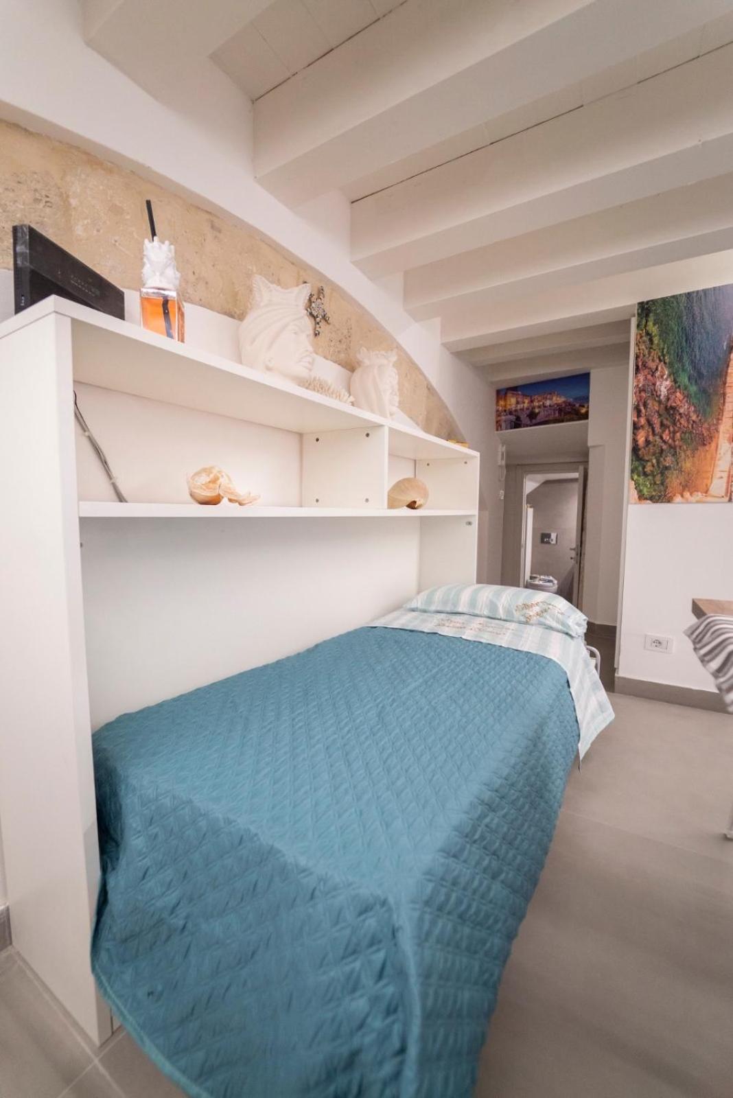 One-Bedroom Apartment - Photo 12