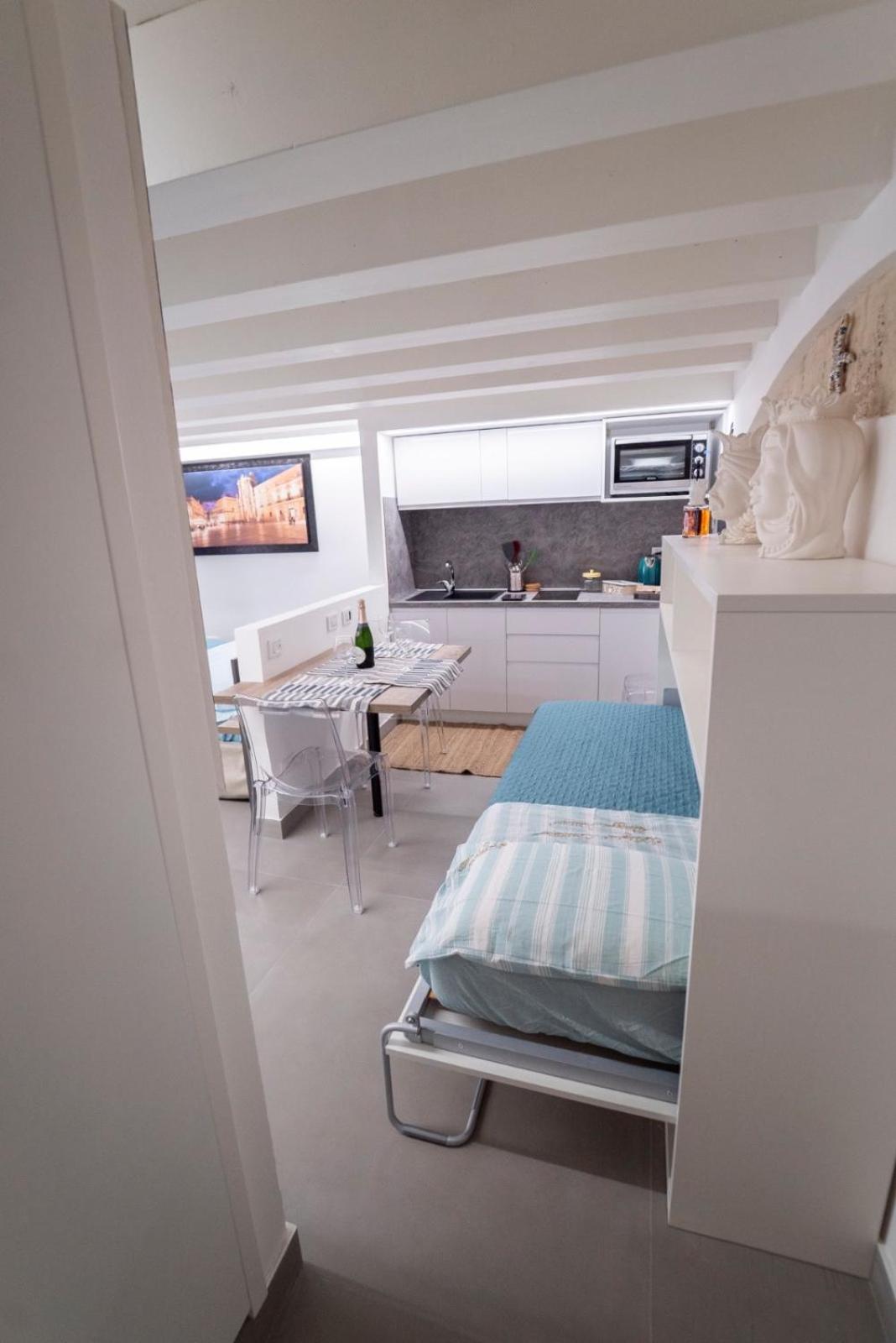 One-Bedroom Apartment - Photo 8