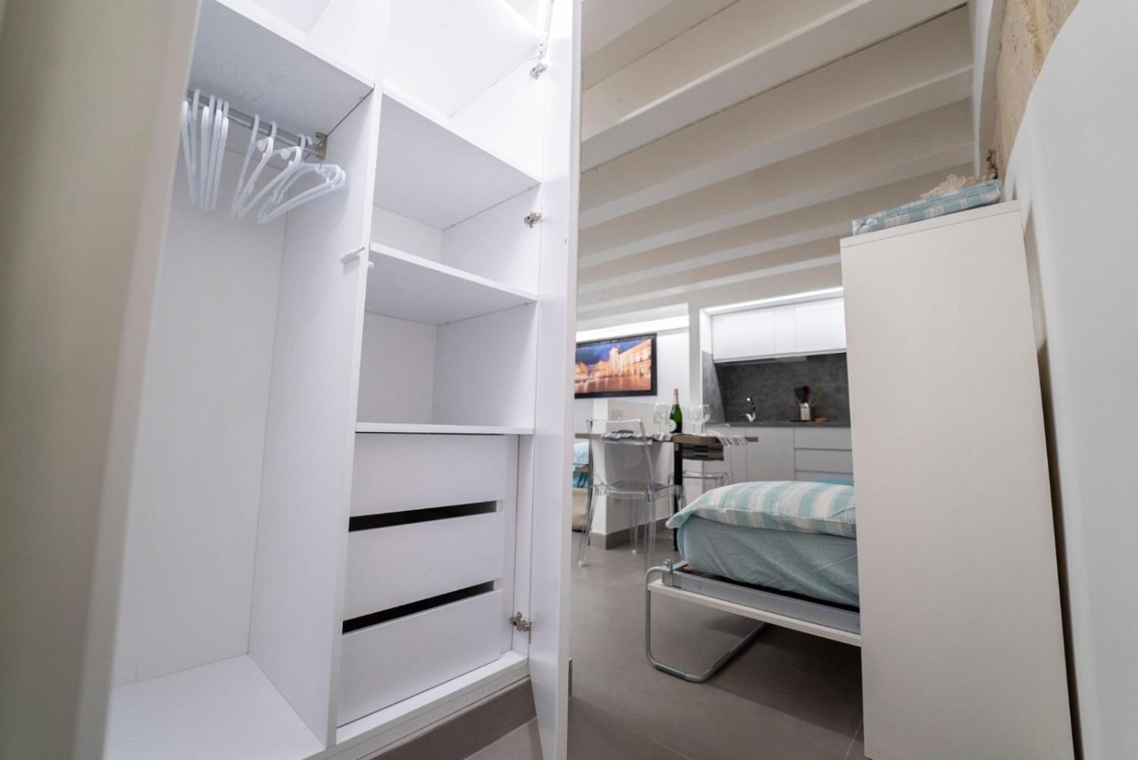 One-Bedroom Apartment - Photo 6