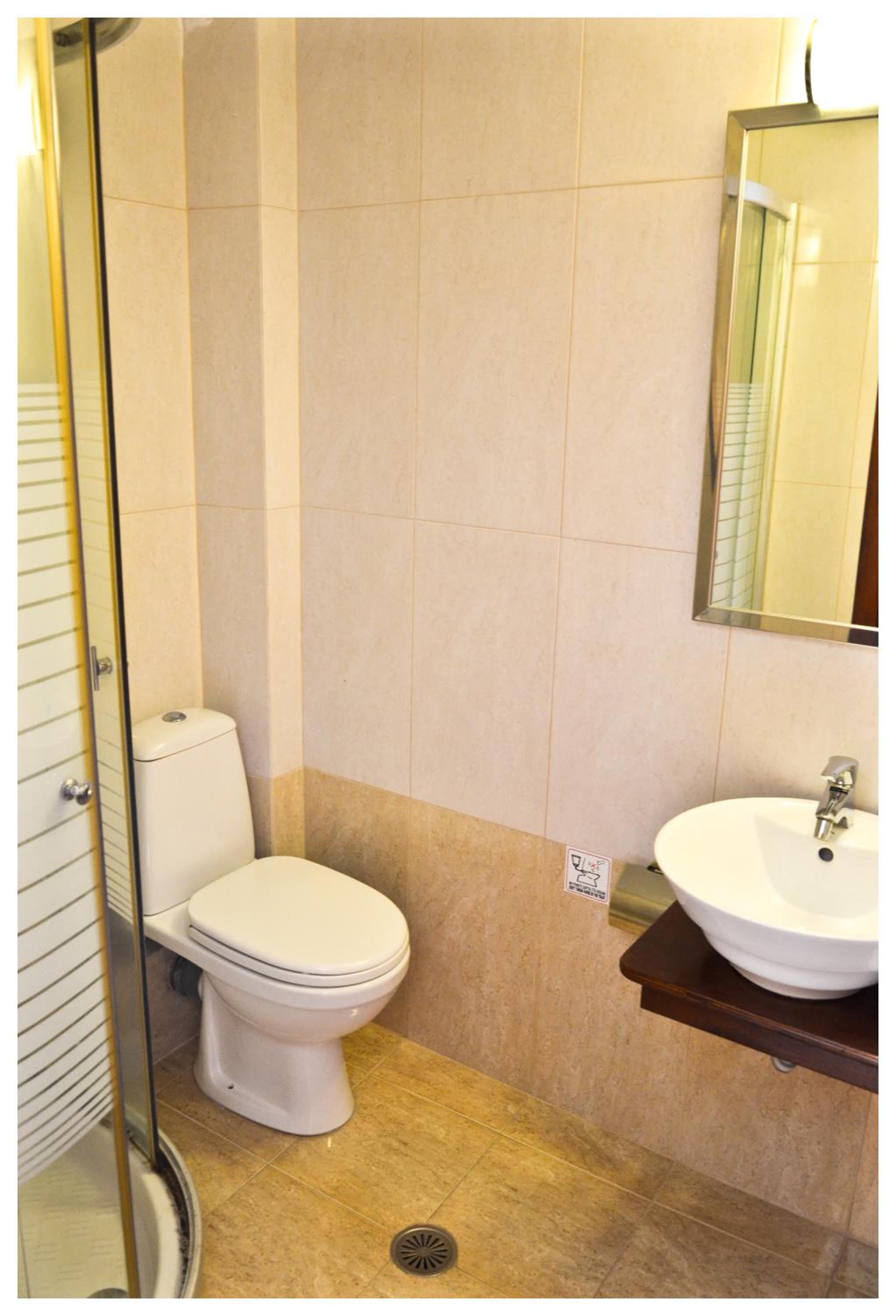 Double Room - Photo 8