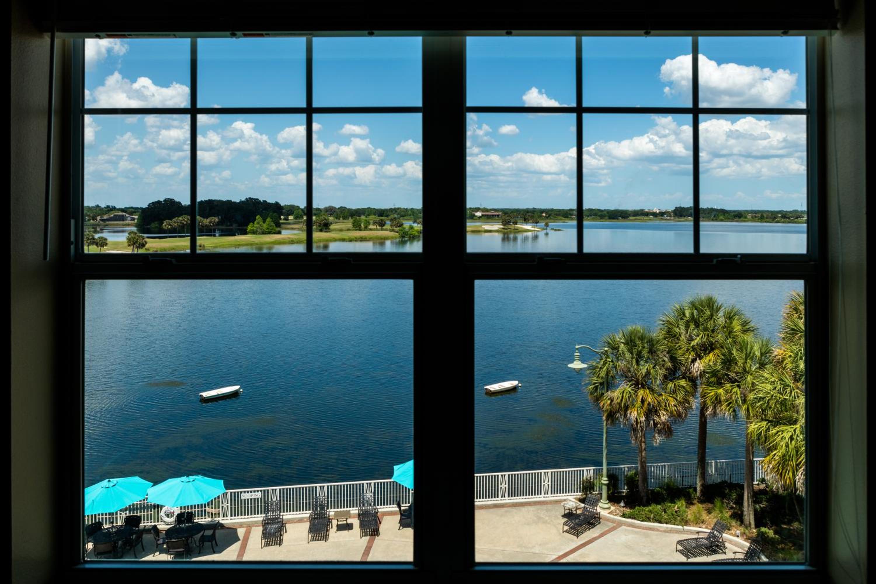 King Room with Lake View - Photo 6
