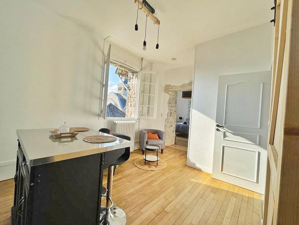 One-Bedroom Apartment - Photo 6