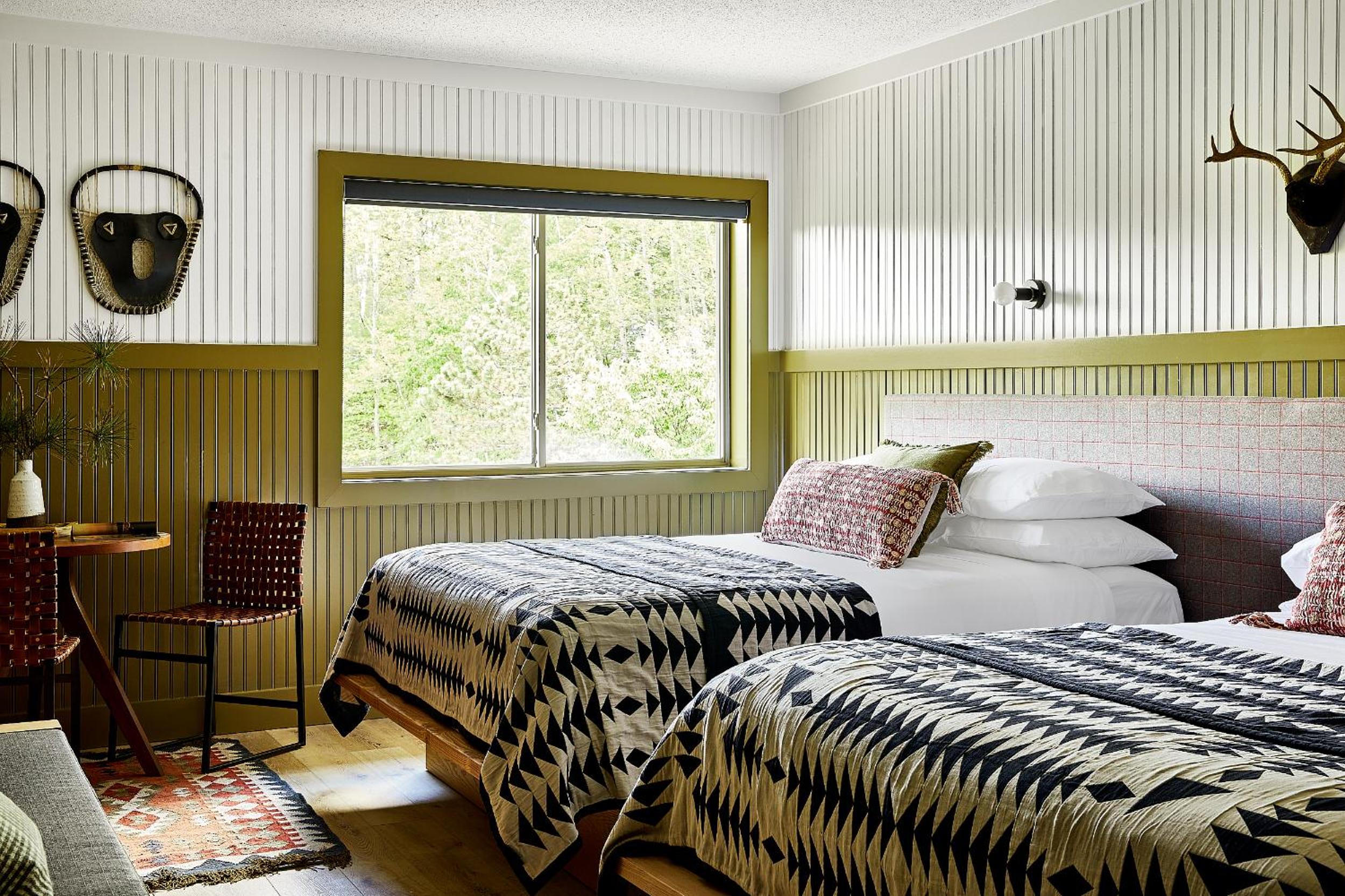 Queen Room With Two Queen Beds - Disability Access photo 1