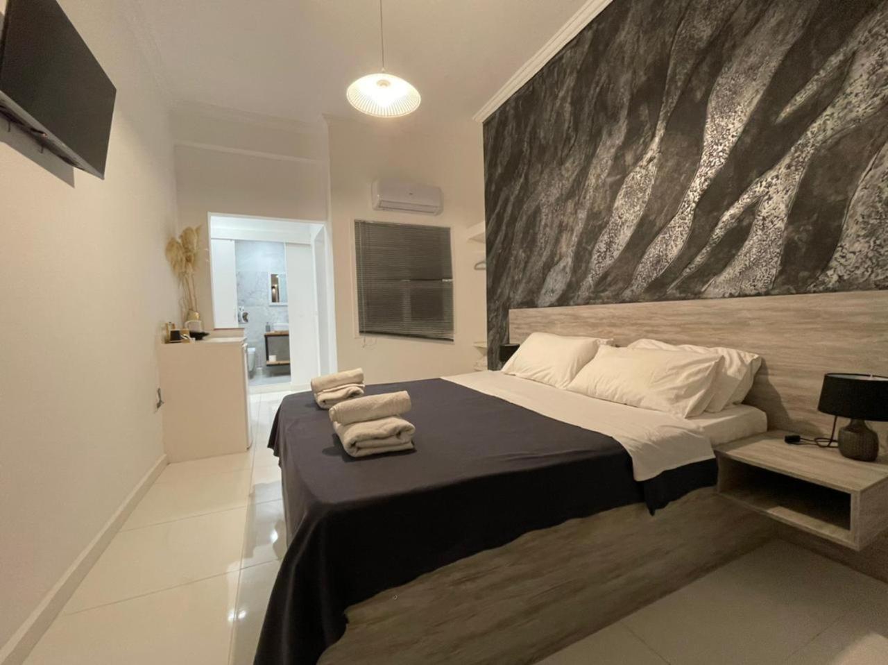 Standard Double Room - Photo 11