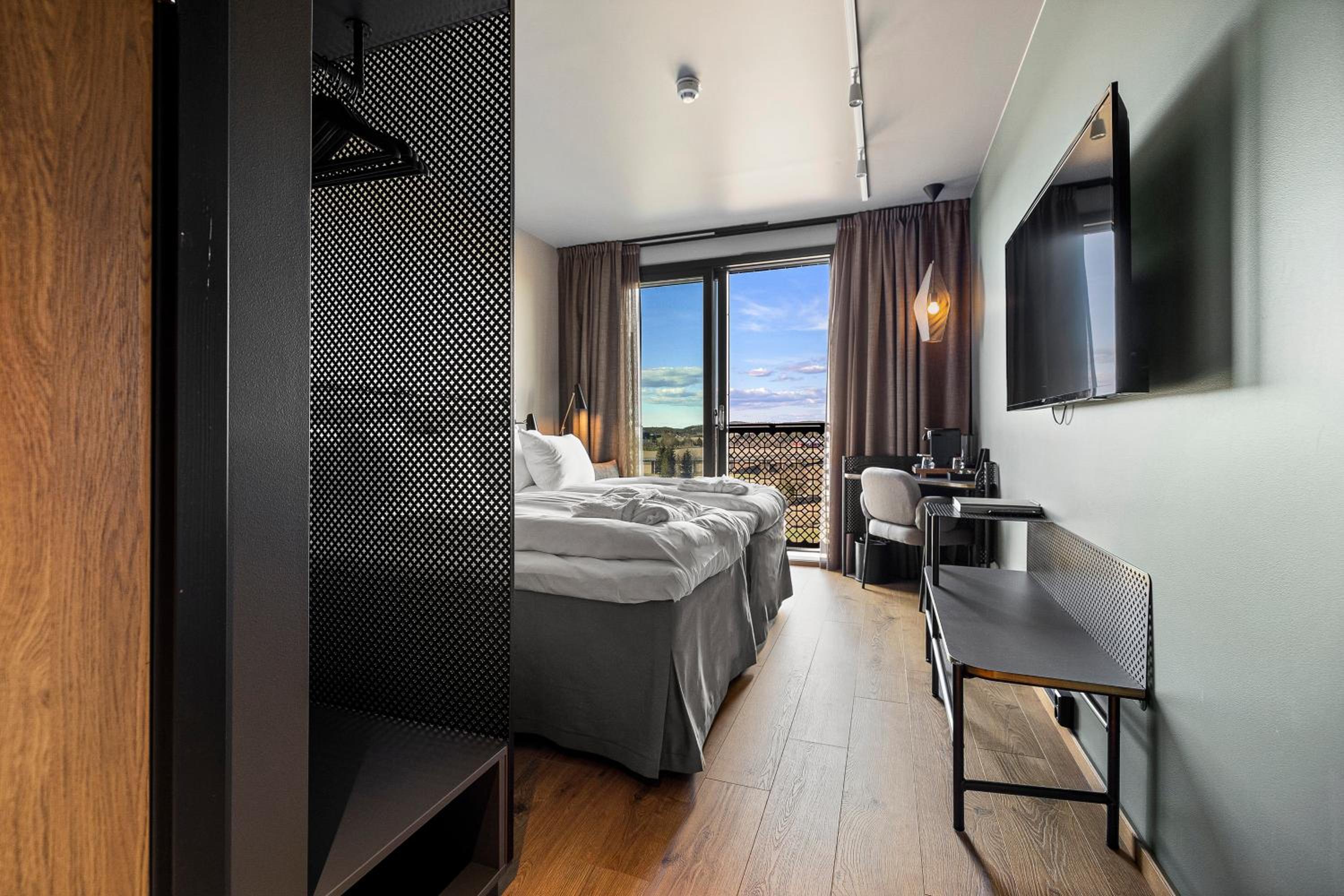Twin Room with Balcony - Photo 1