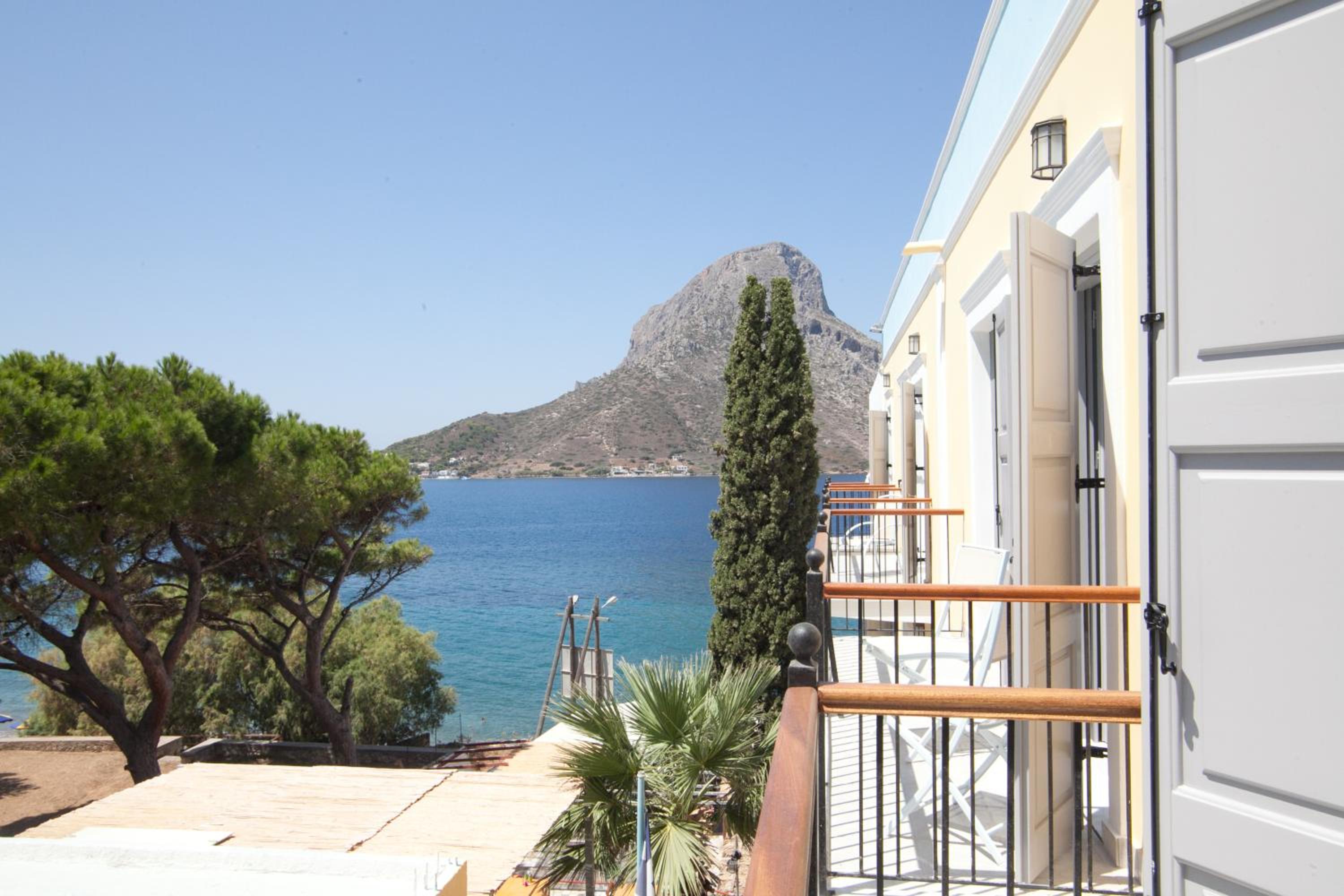Classic Double Room with Side Sea View photo 2