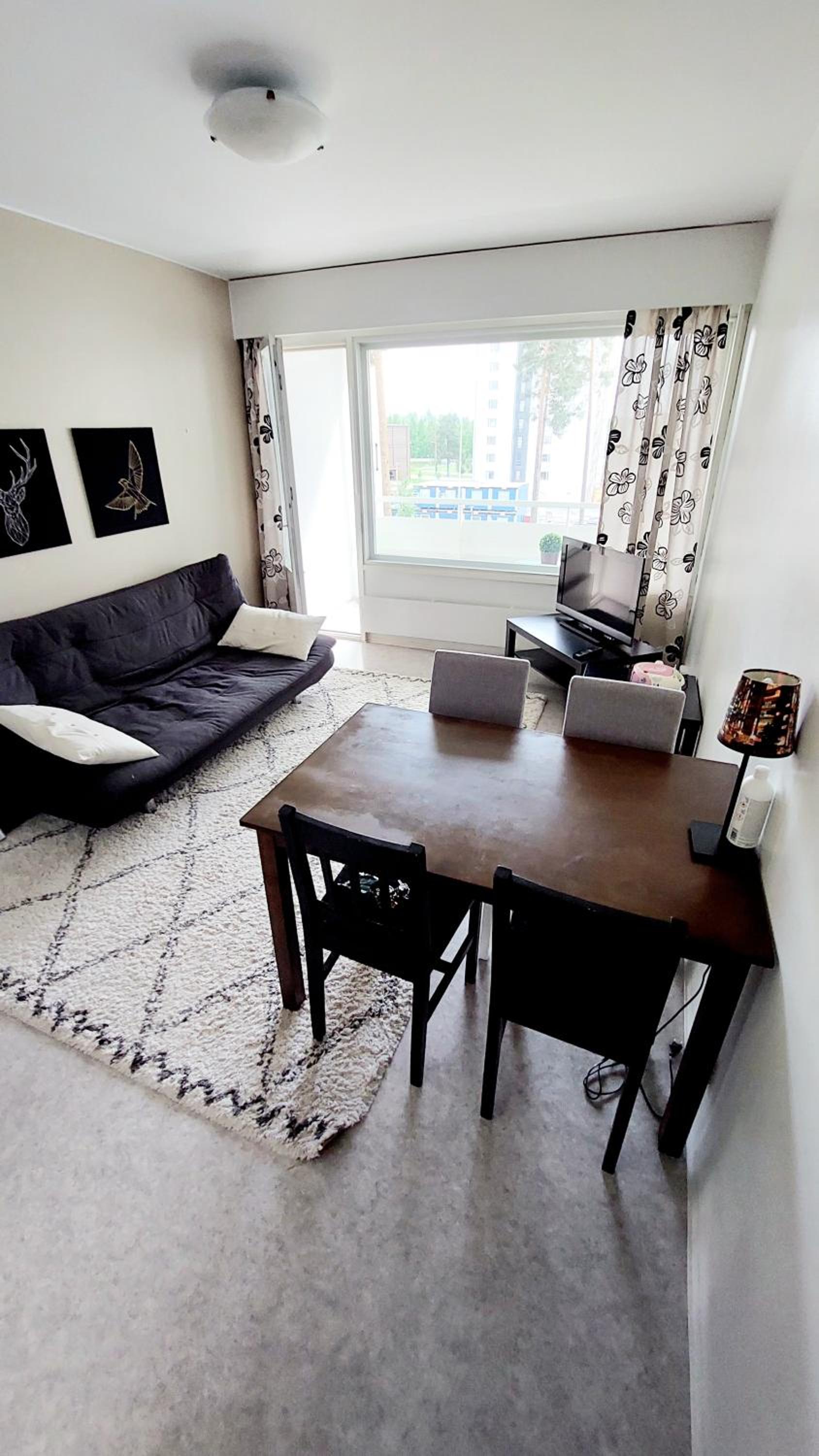 One-Bedroom Apartment - Photo 7