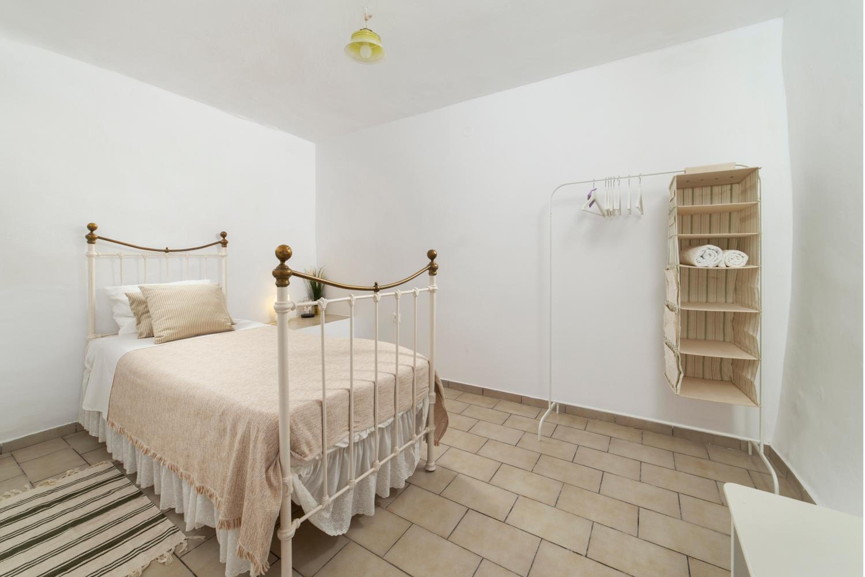 Two-Bedroom Apartment - Photo 9