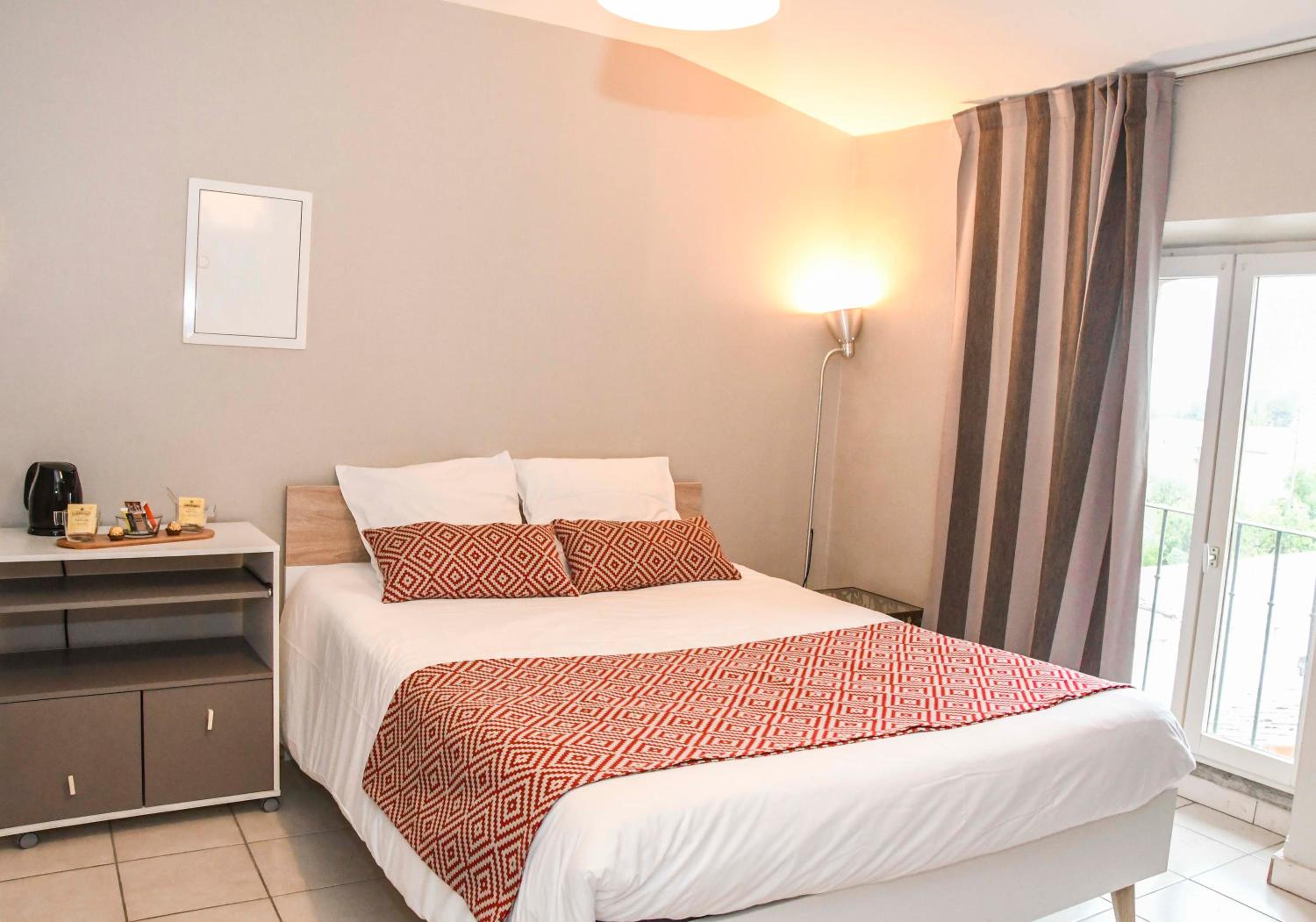 Studio Apartment photo 3