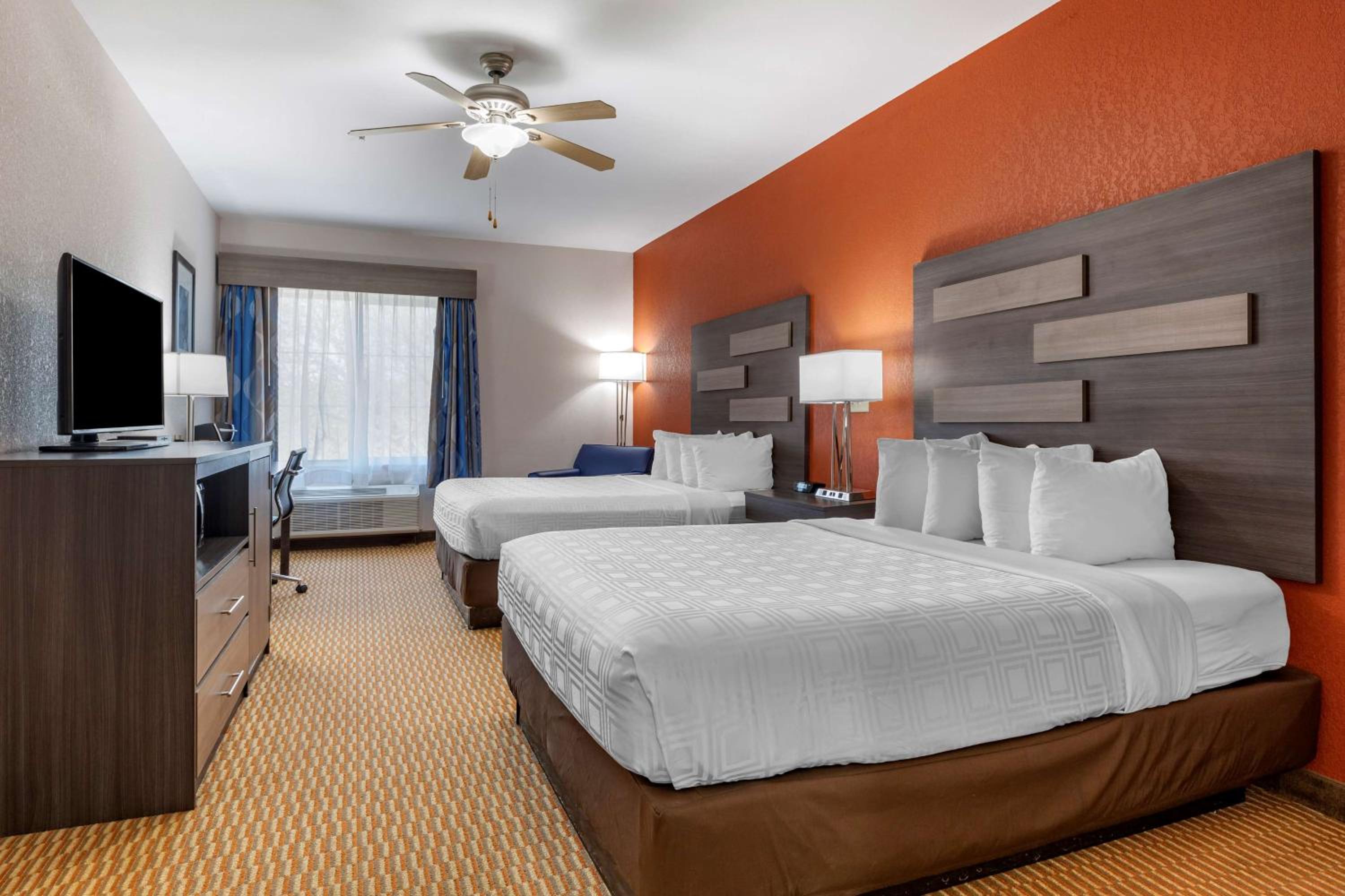 Queen Room with Two Queen Beds - Photo 1