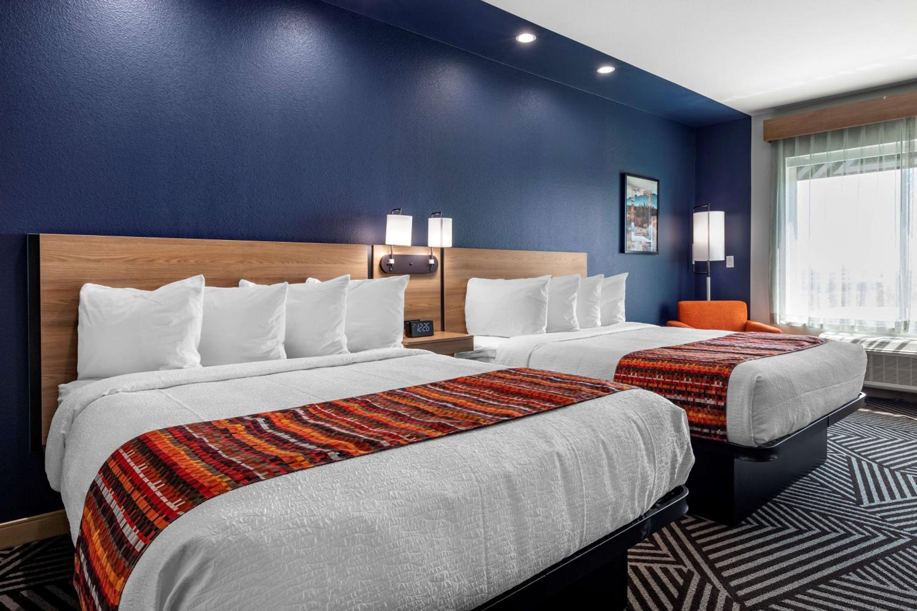 Queen Room with Two Queen Beds - Photo 1