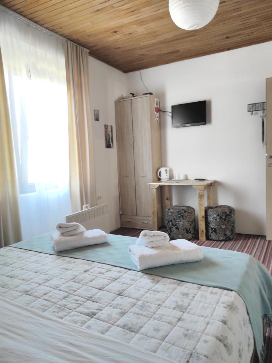 Standard Double Room - Photo 3