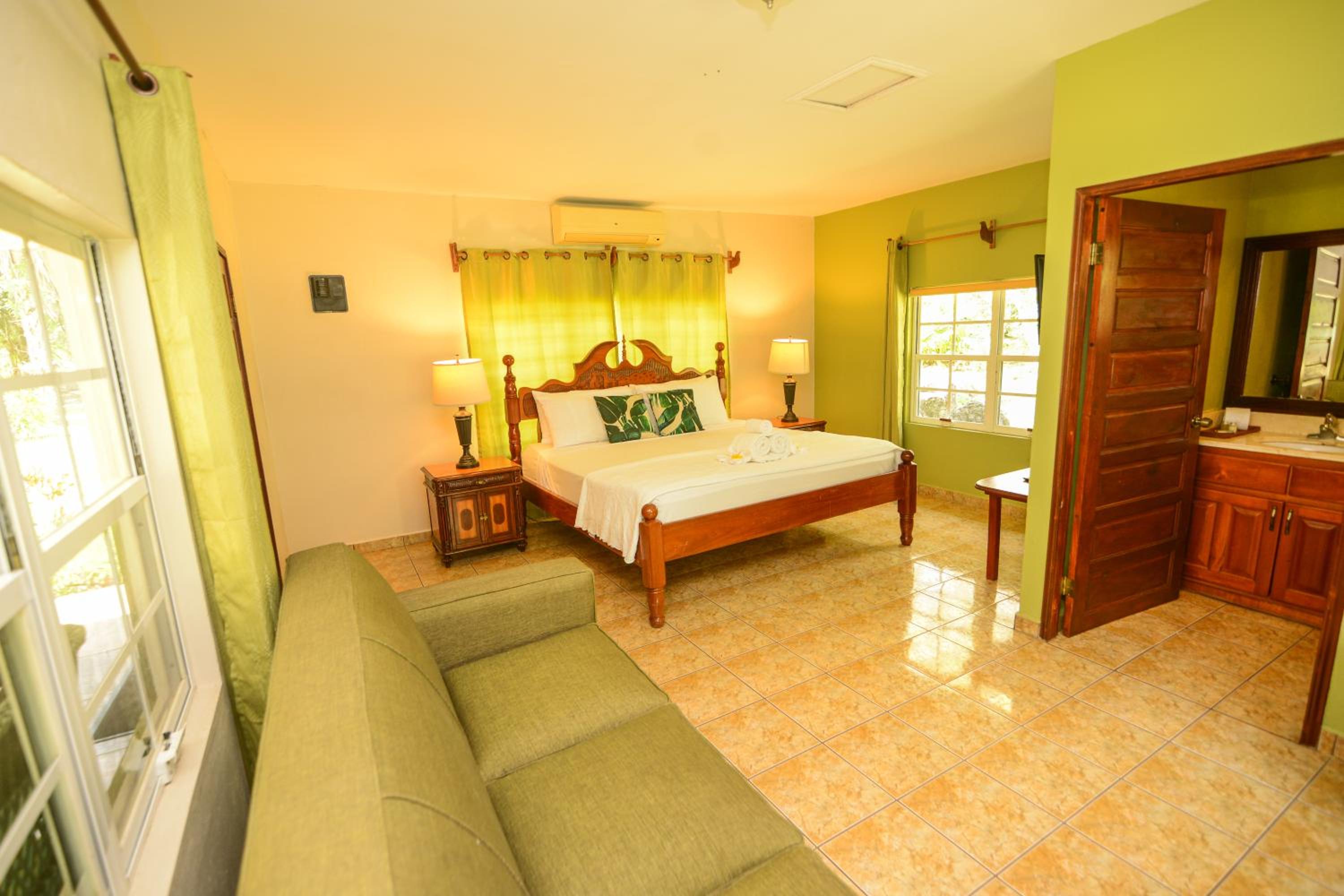 Deluxe Bungalow with Garden View
