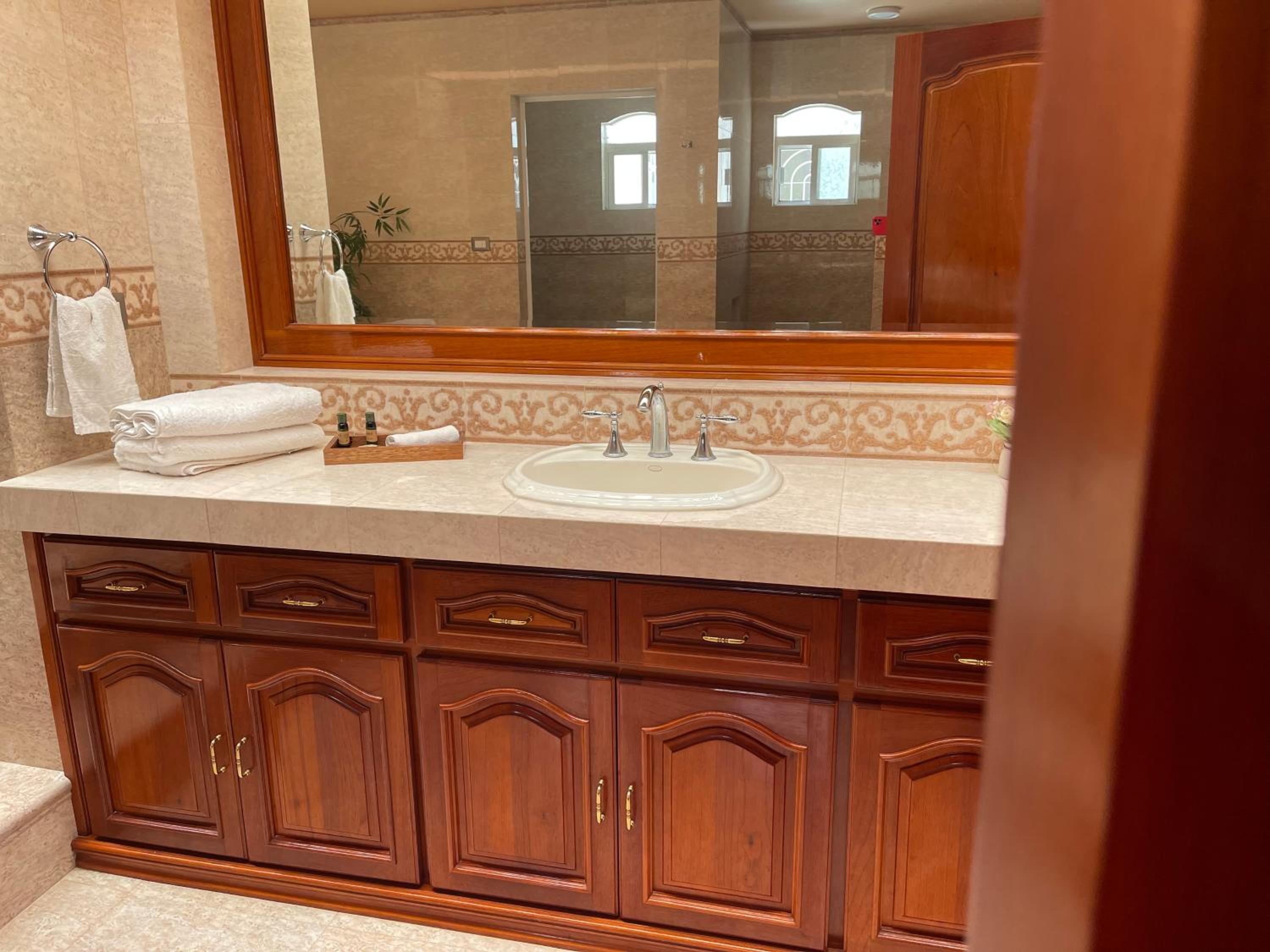 Deluxe Double Room with Bath photo 3