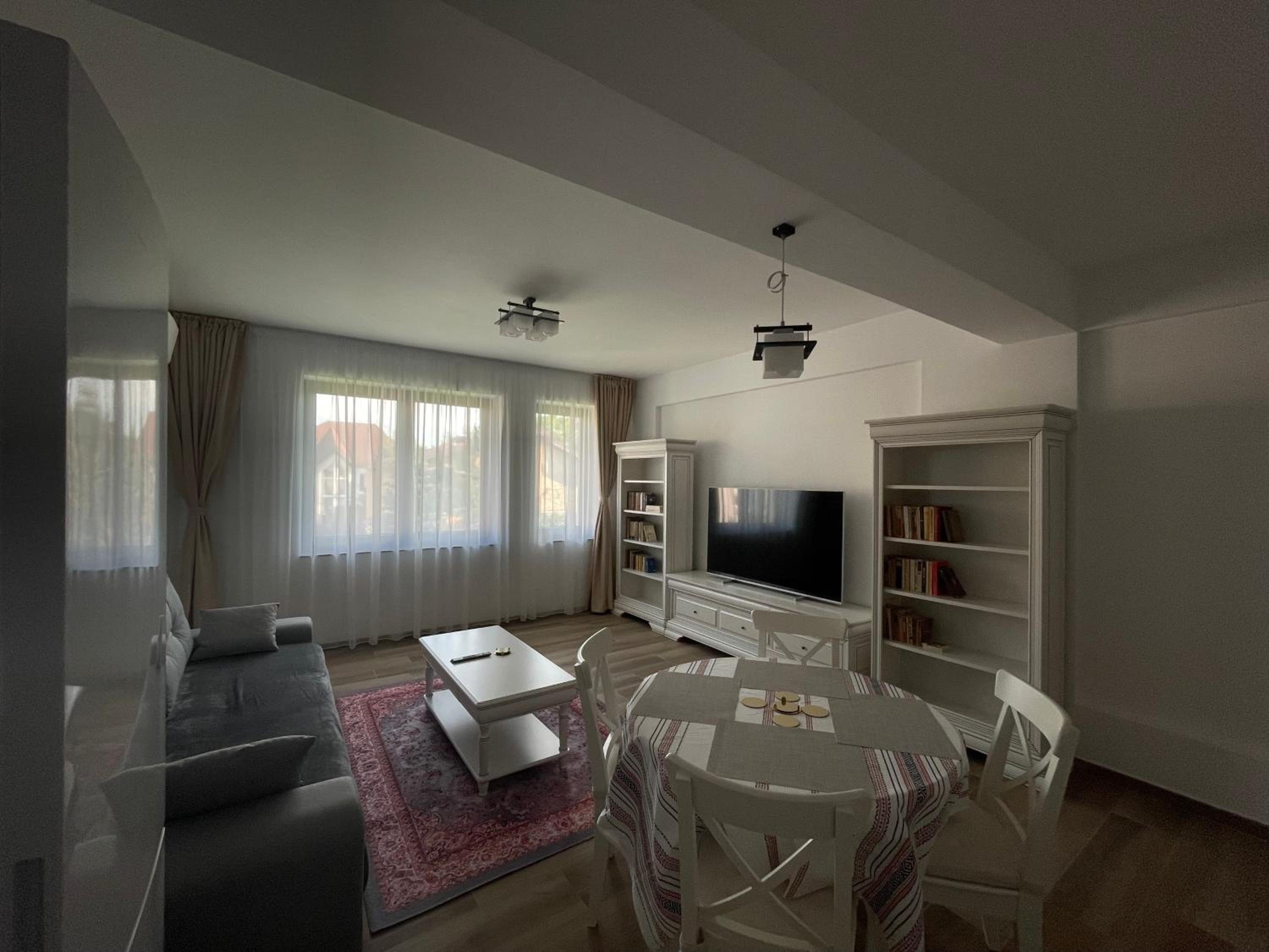 Apartment with Terrace - Photo 13