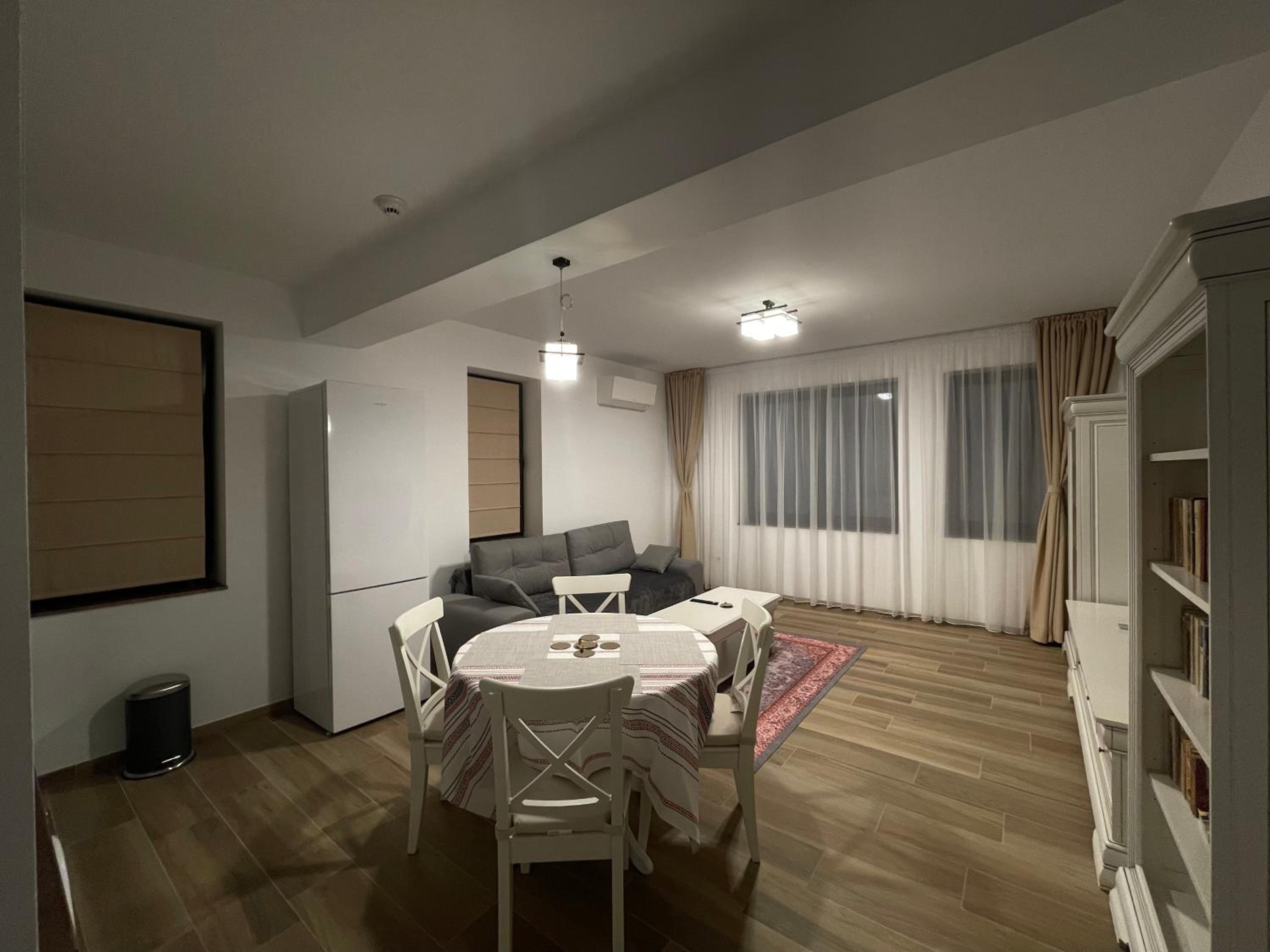 Apartment with Terrace - Photo 7