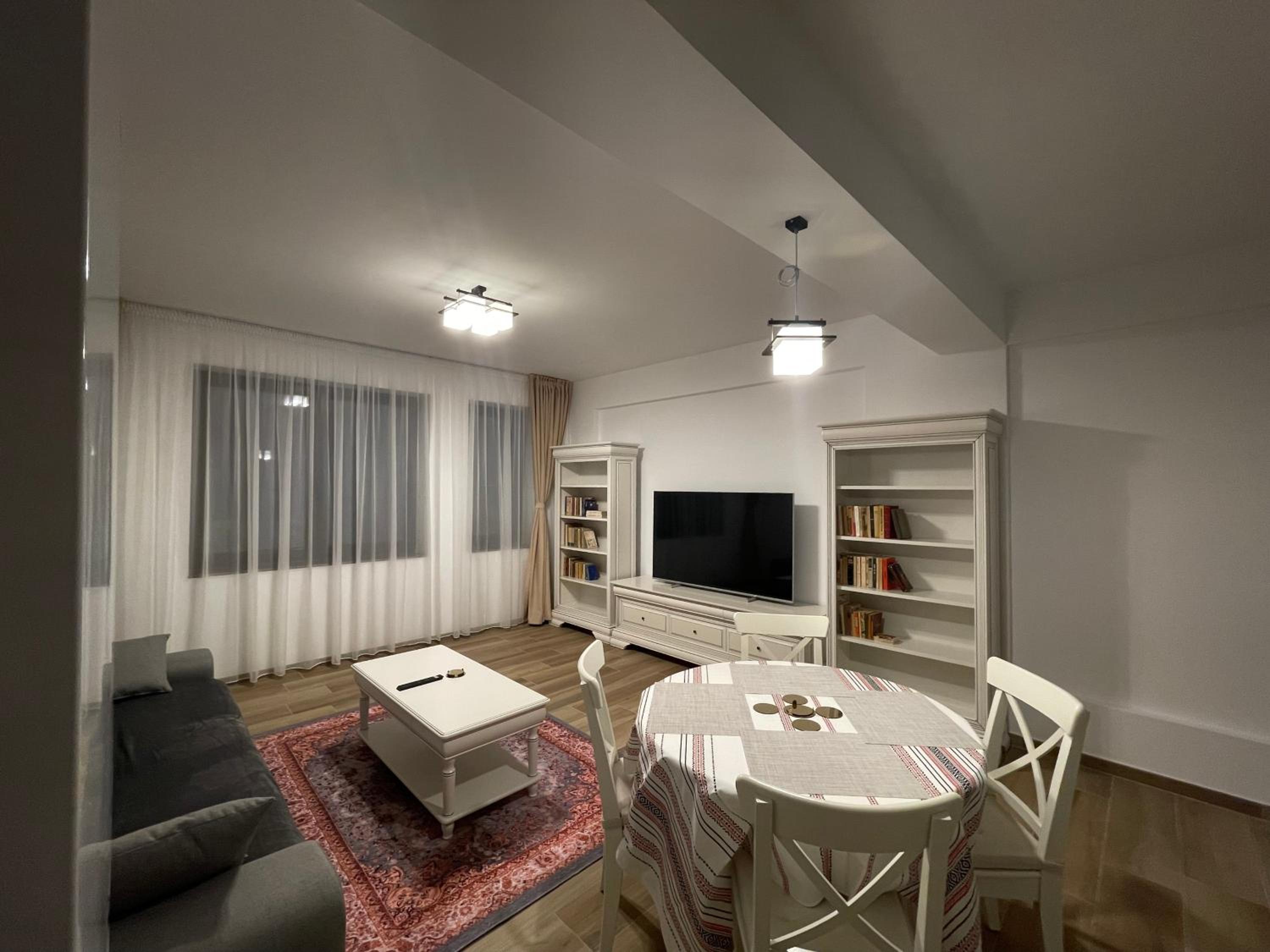 Apartment with Terrace - Photo 20