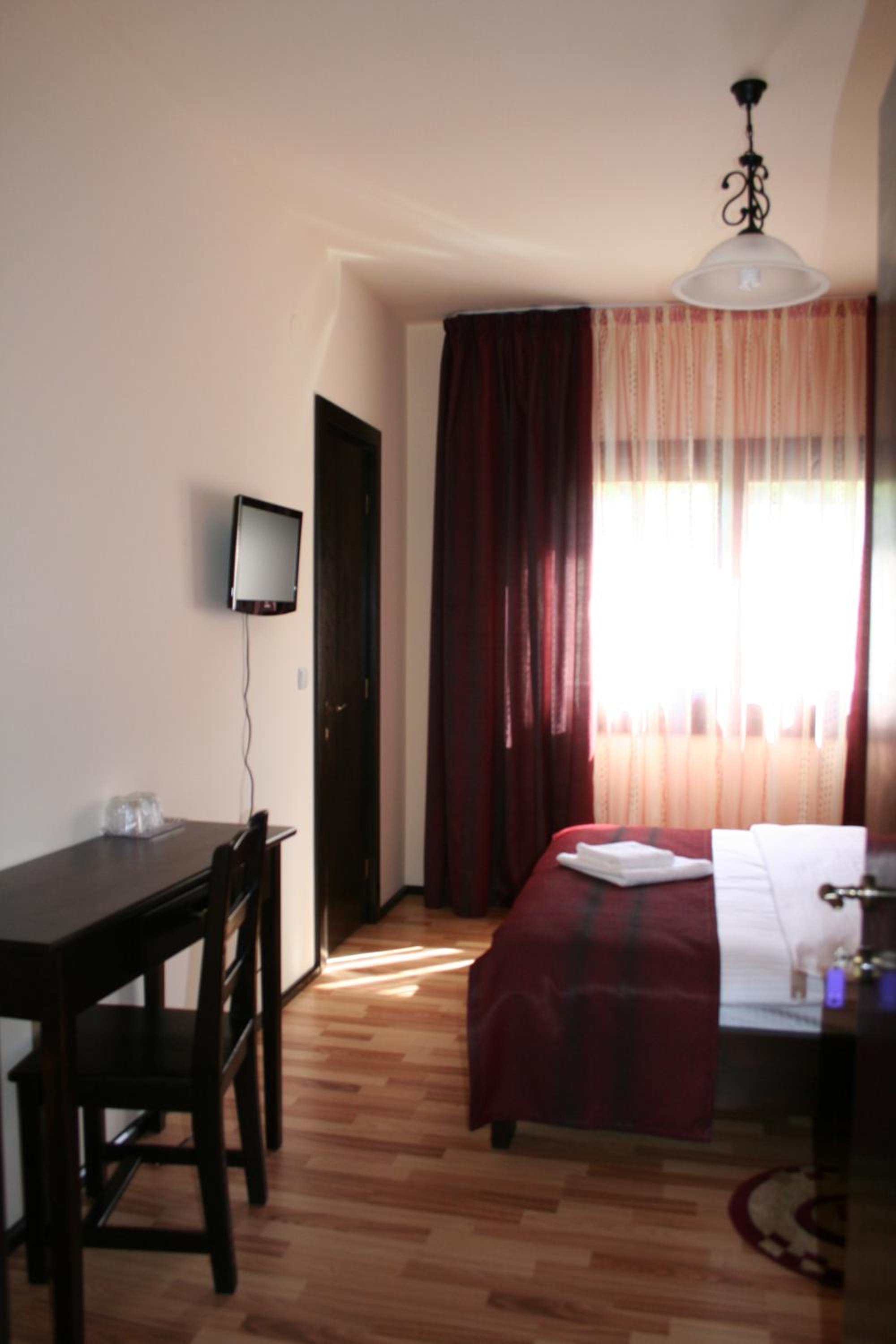 Double or Twin Room photo 3
