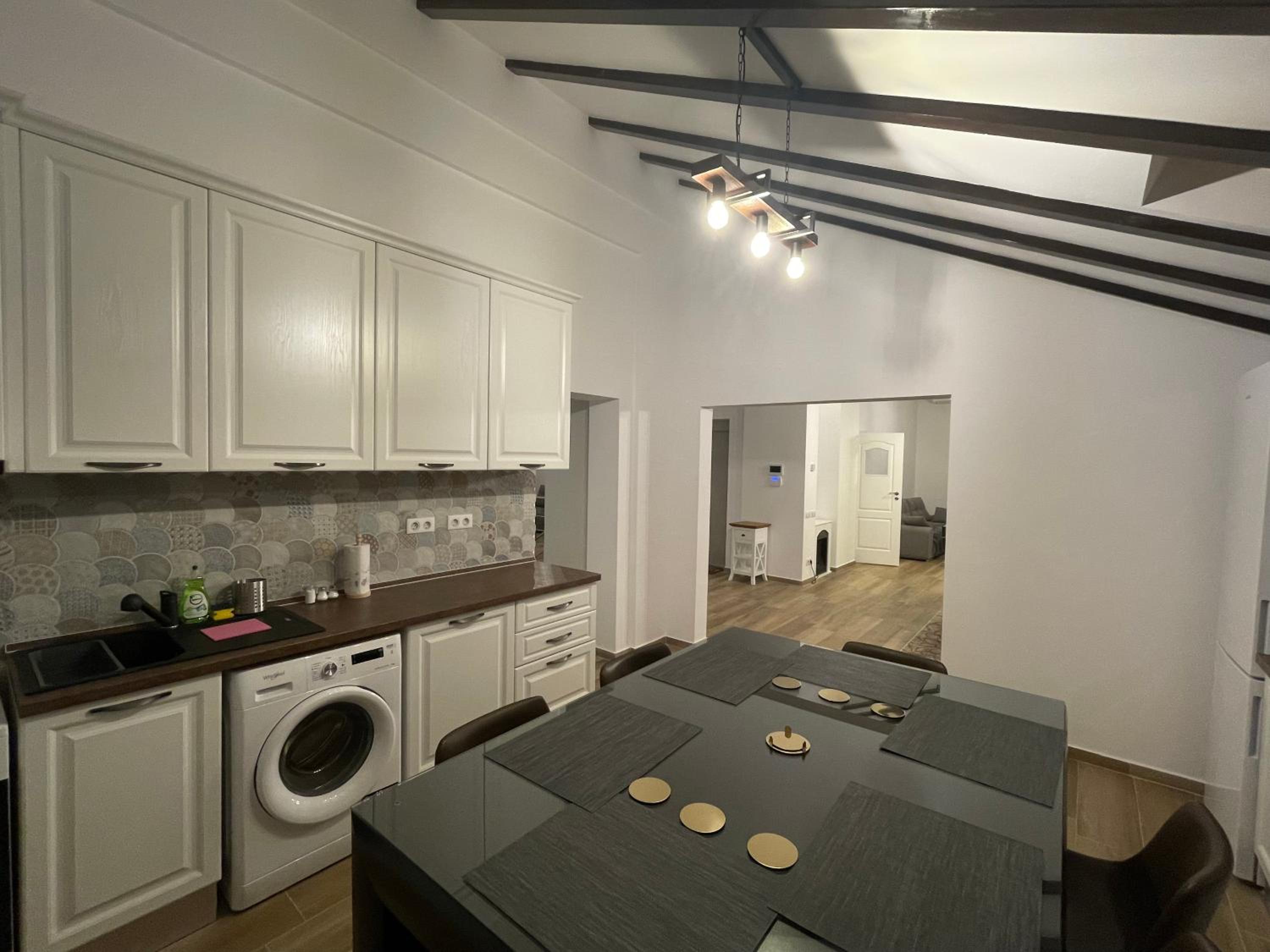 Penthouse Apartment - Photo 35