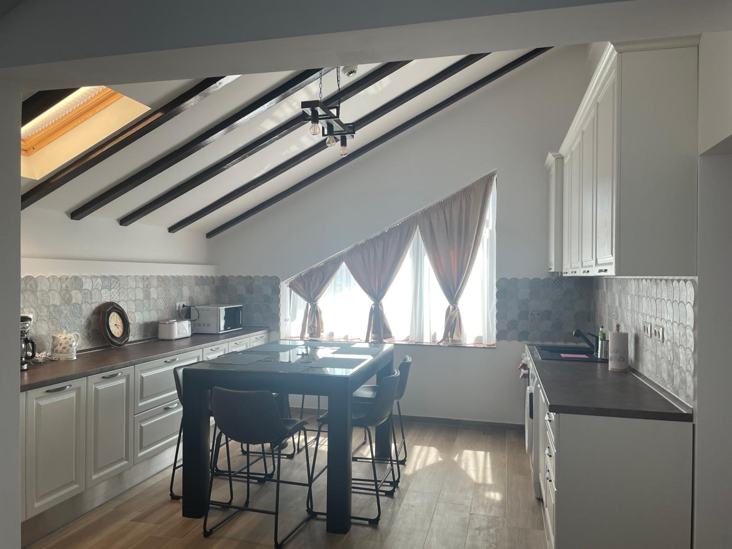 Penthouse Apartment - Photo 23