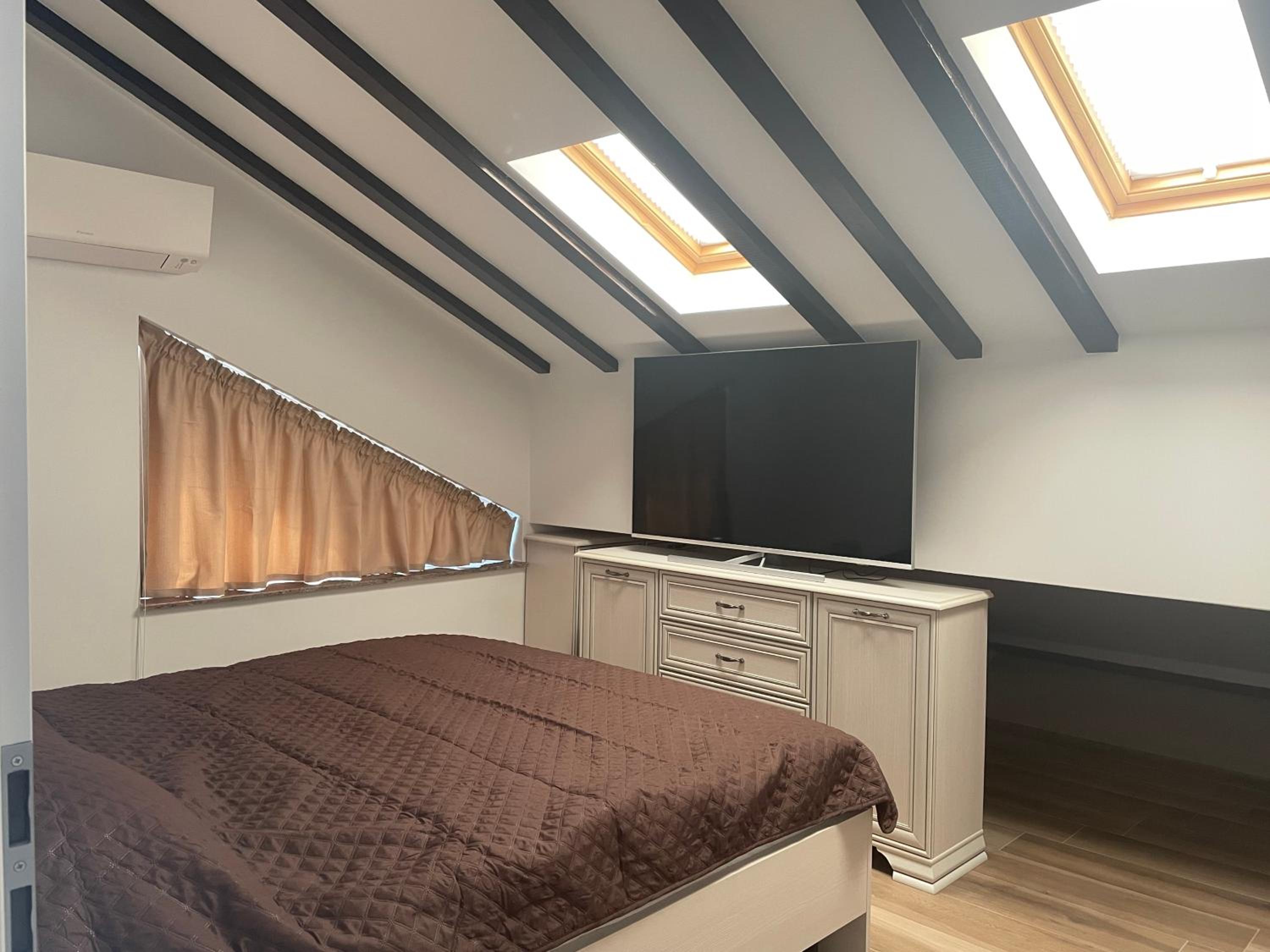 Penthouse Apartment - Photo 3