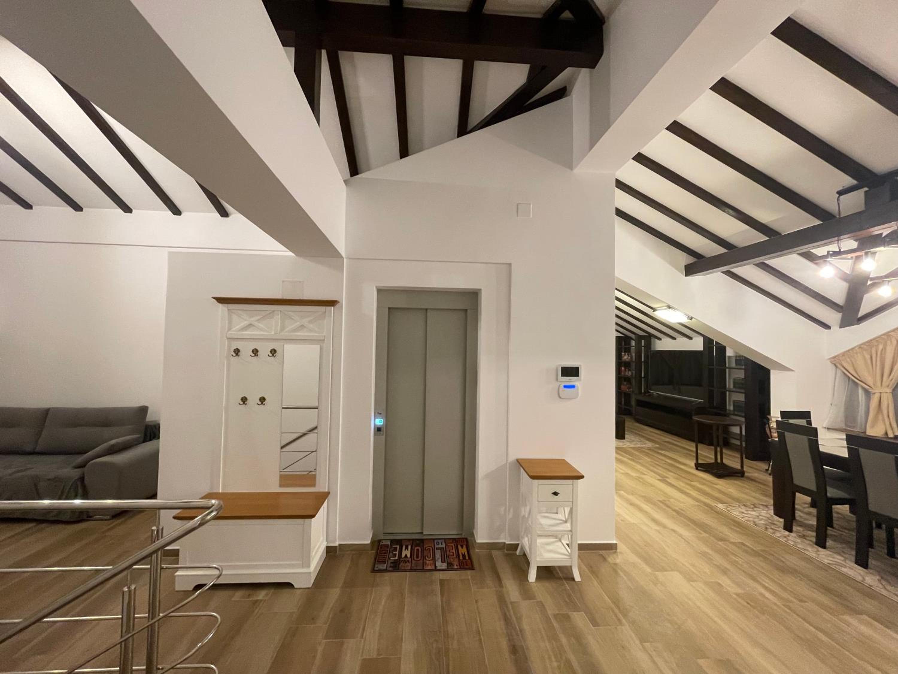 Penthouse Apartment - Photo 8