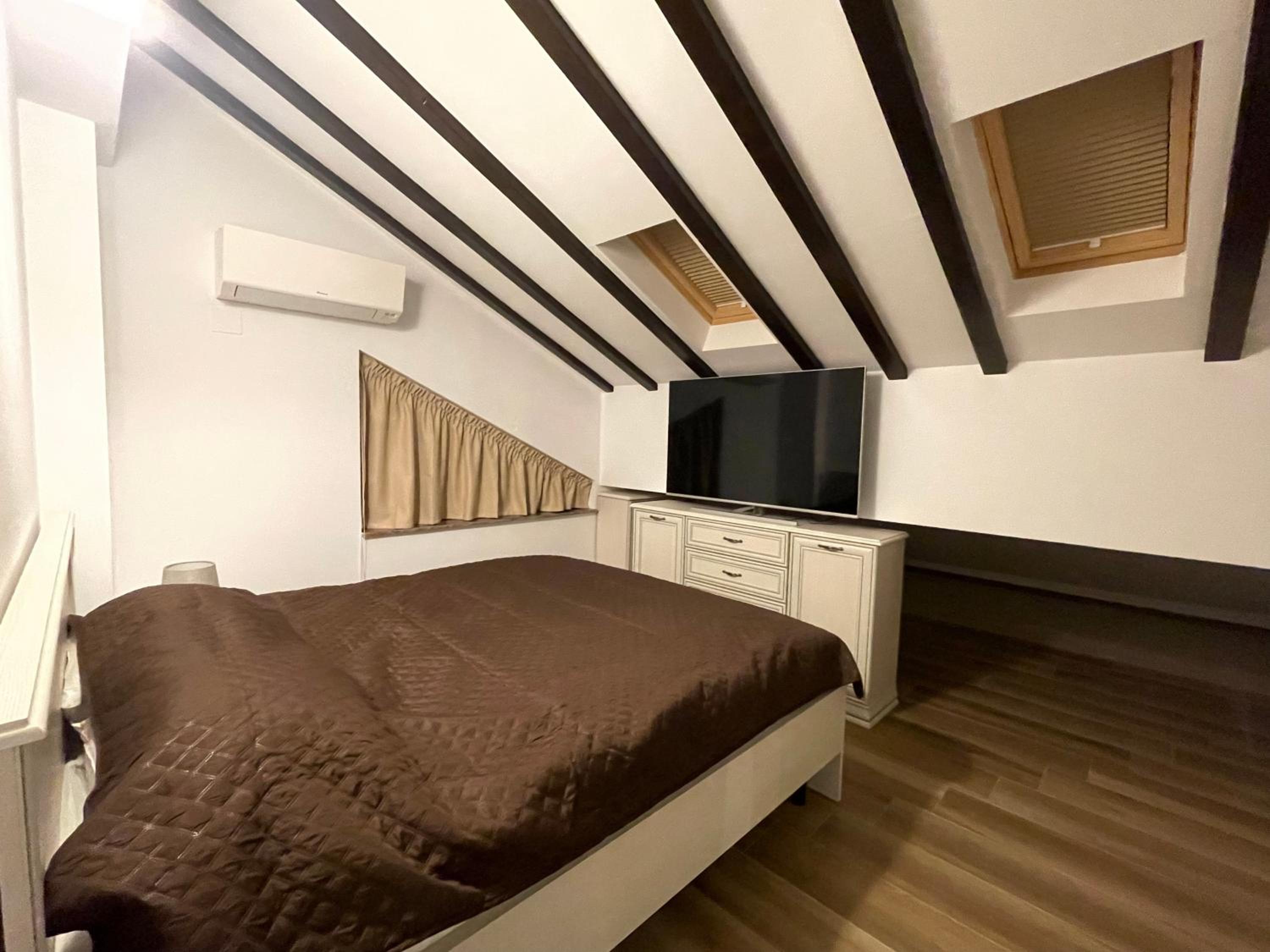 Penthouse Apartment - Photo 2