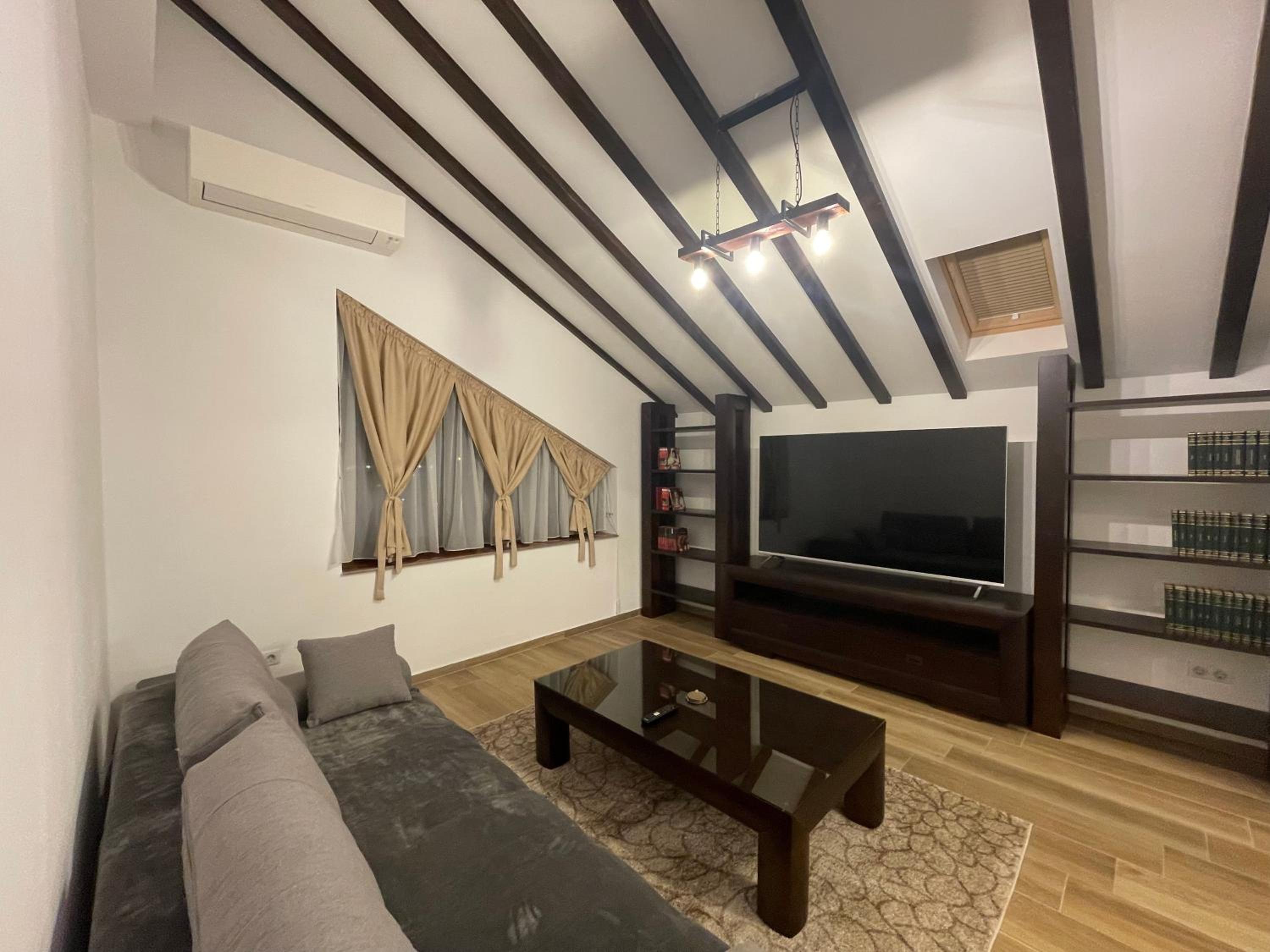 Penthouse Apartment - Photo 58