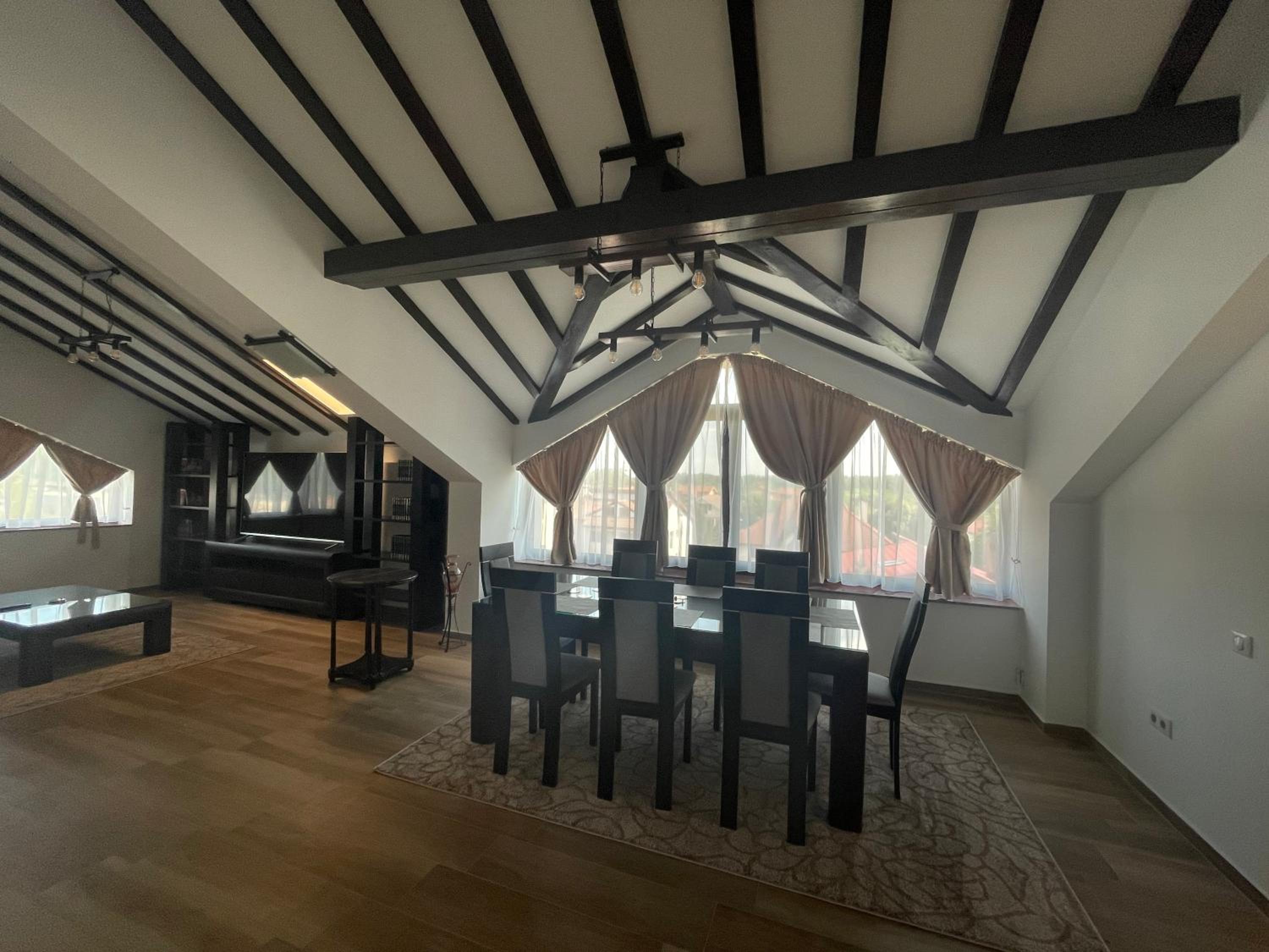 Penthouse Apartment - Photo 18
