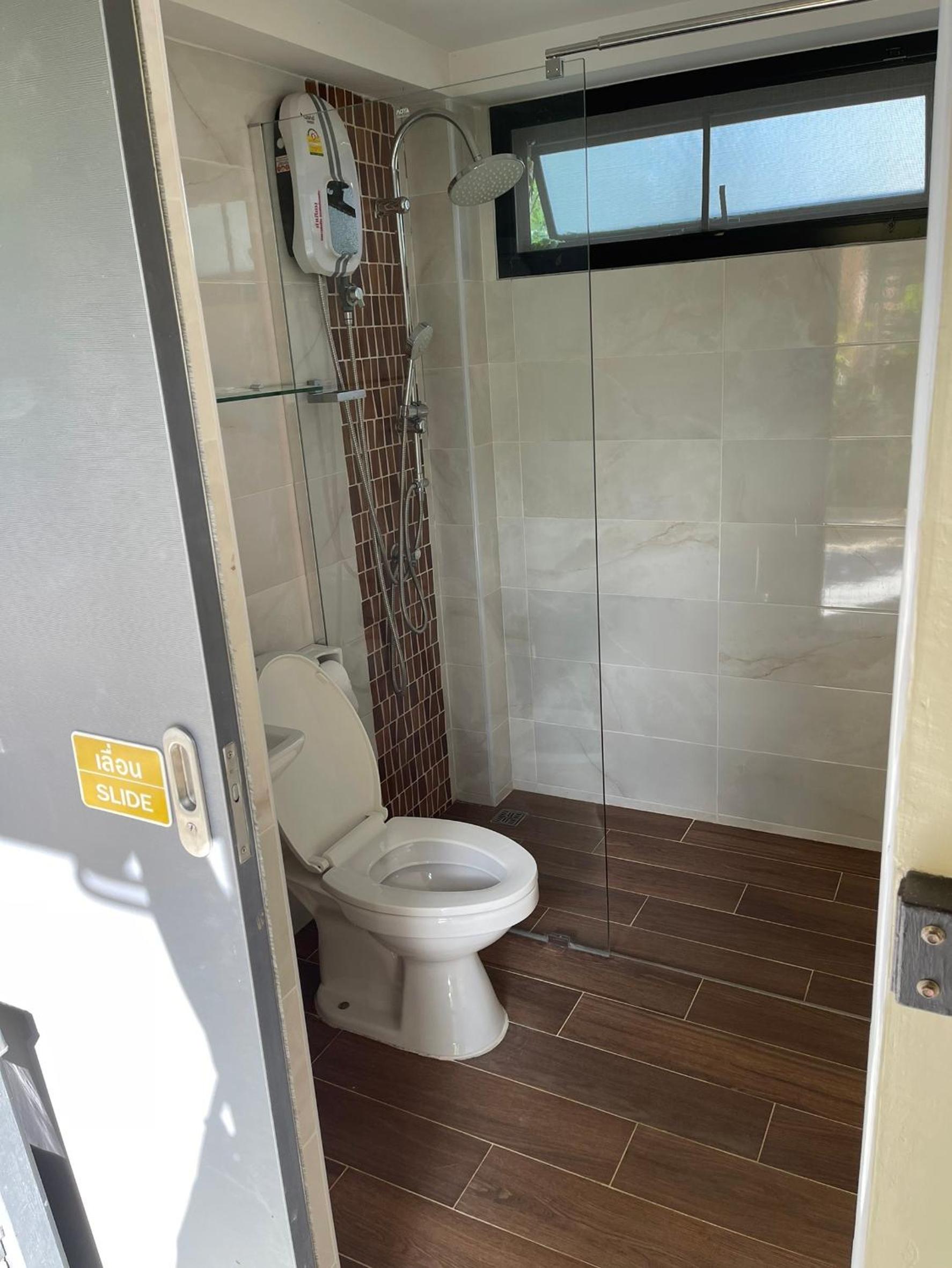 Double Room with Private External Bathroom - Photo 5