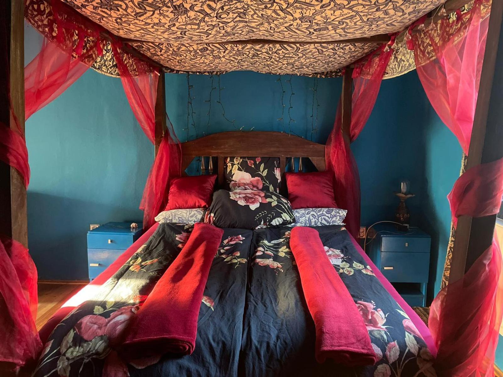 Double or Twin Room with Private Bathroom - Photo 8