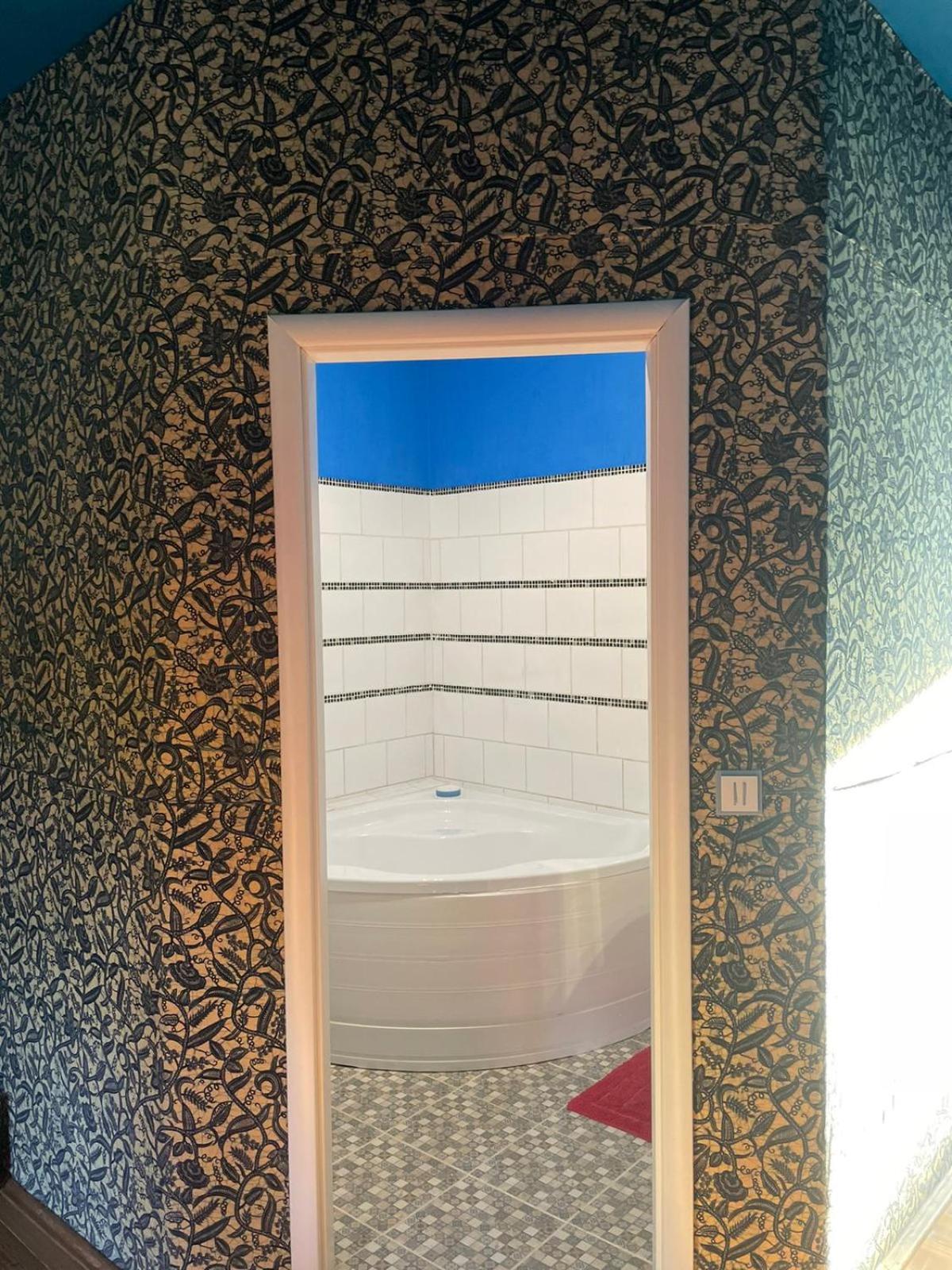 Double or Twin Room with Private Bathroom - Photo 12