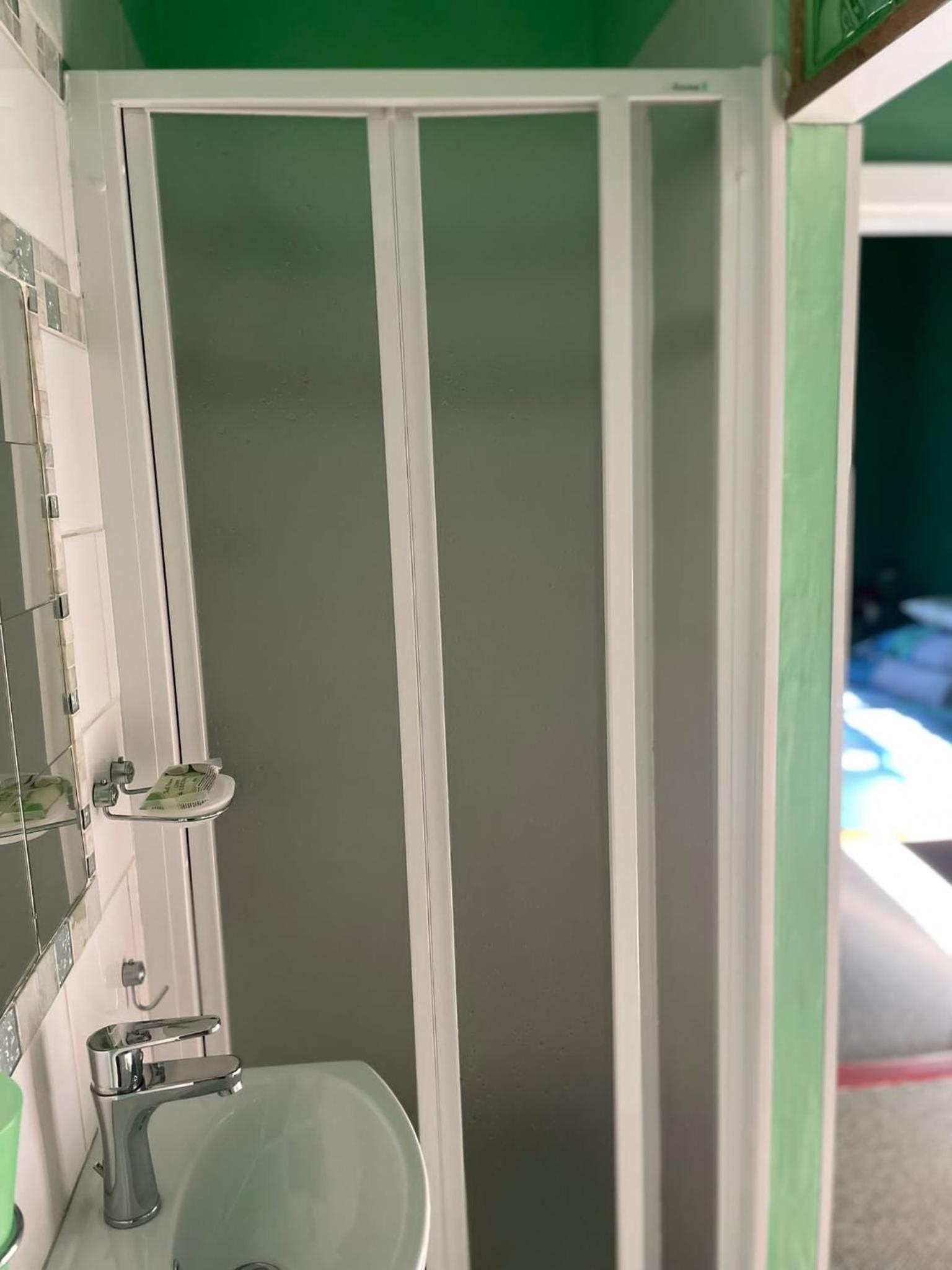 Standard Double Room - Photo 6